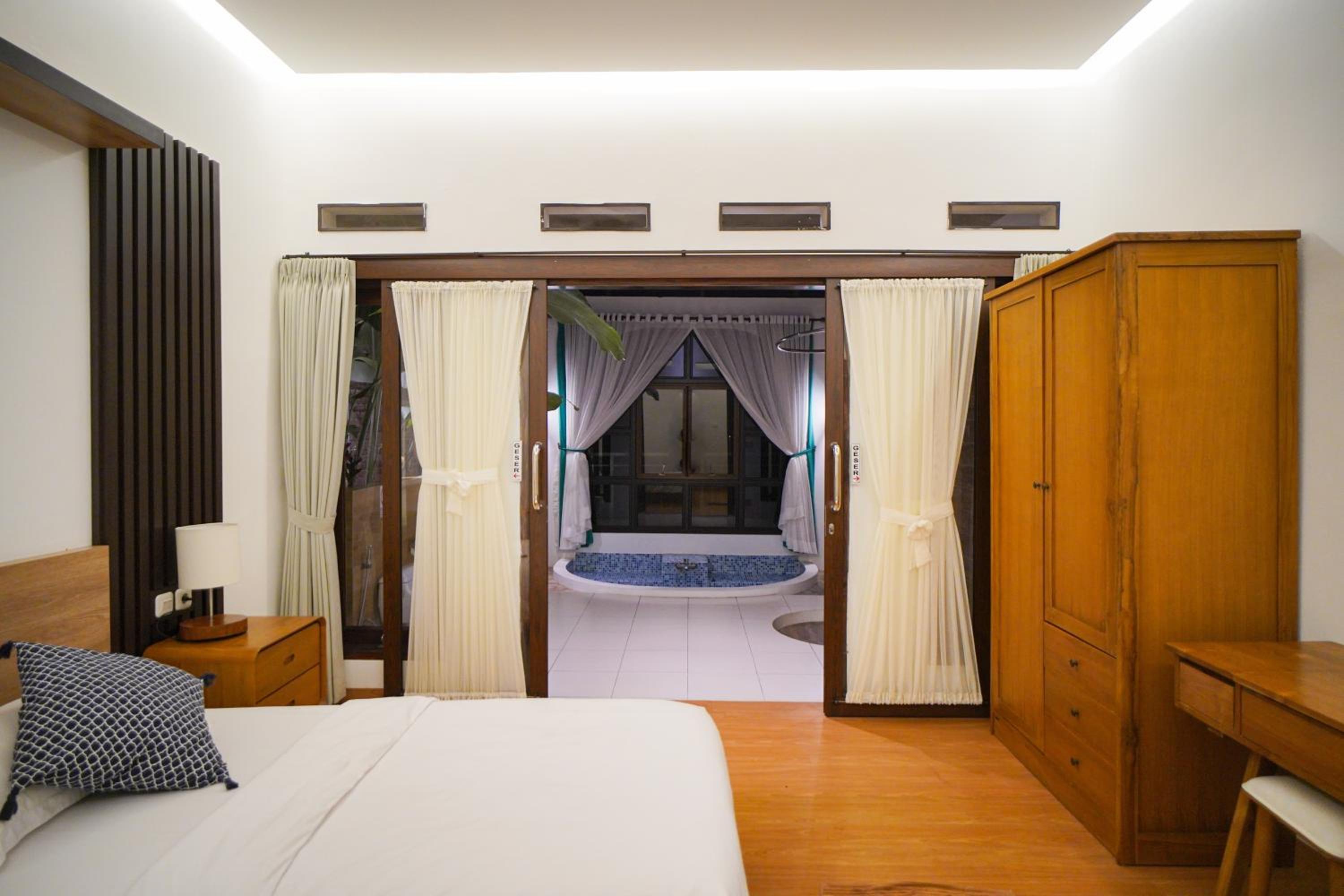 Two-Bedroom Villa - Photo 4