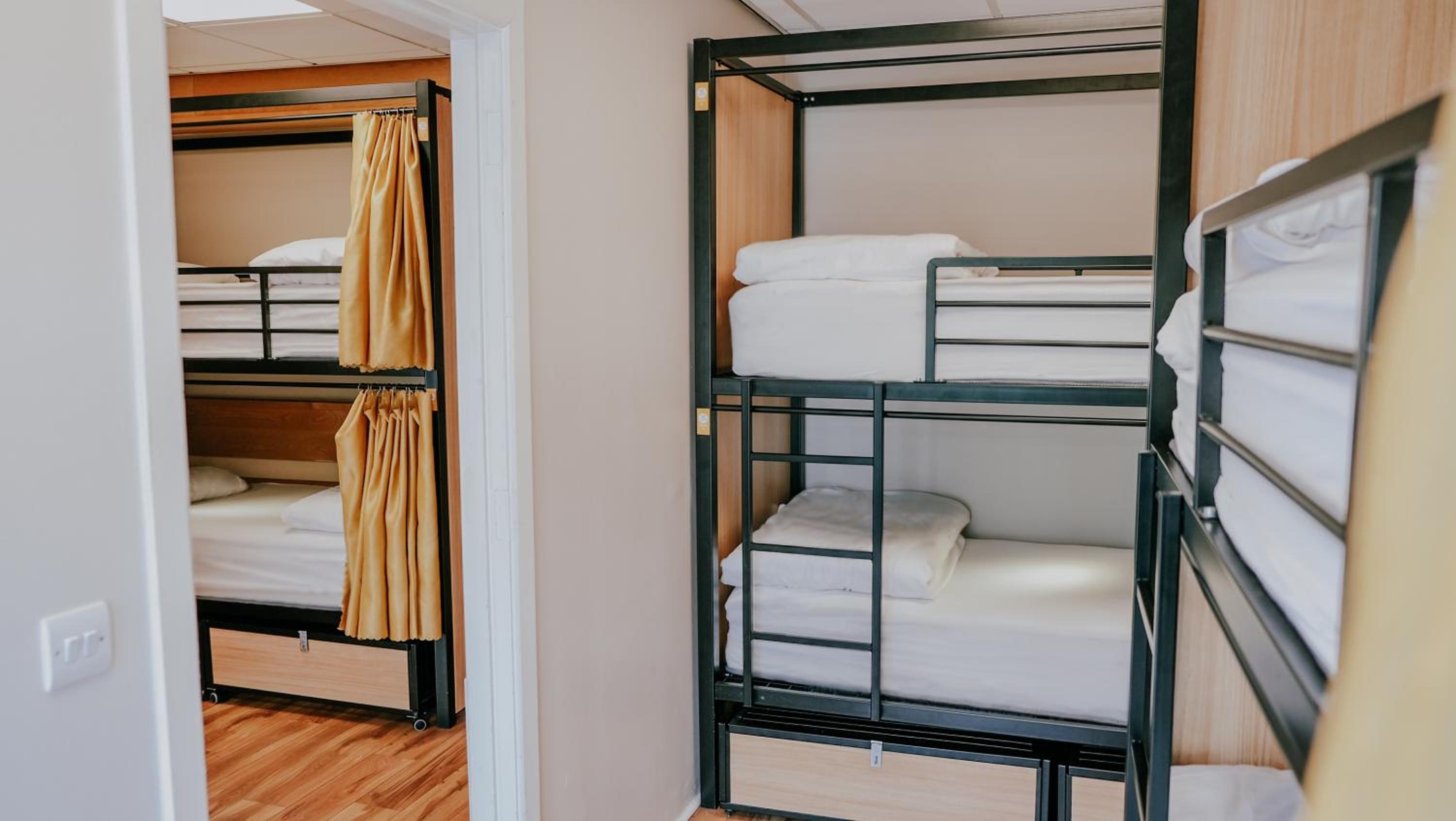 Bed in 8-Bed Mixed Dormitory Room with Shared Bathroom photo 1