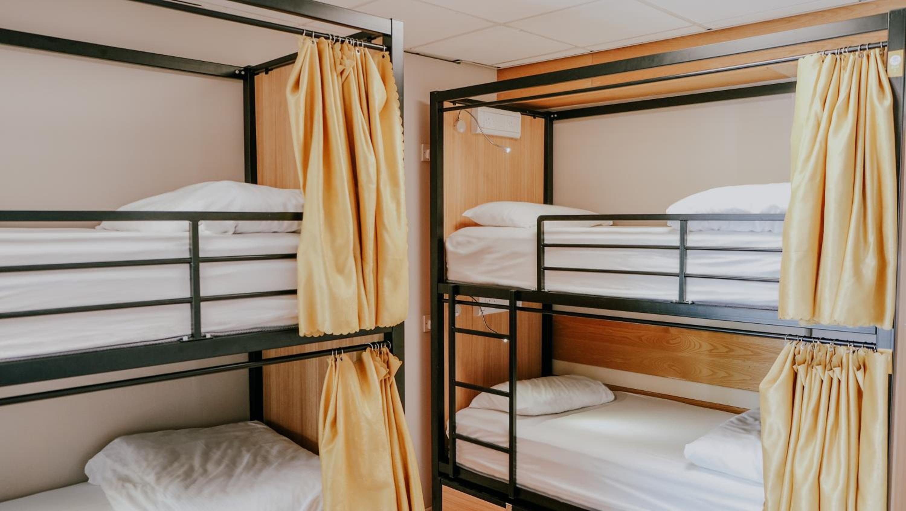Bed in 4-Bed Mixed Dormitory Room with Shared Bathroom photo 1
