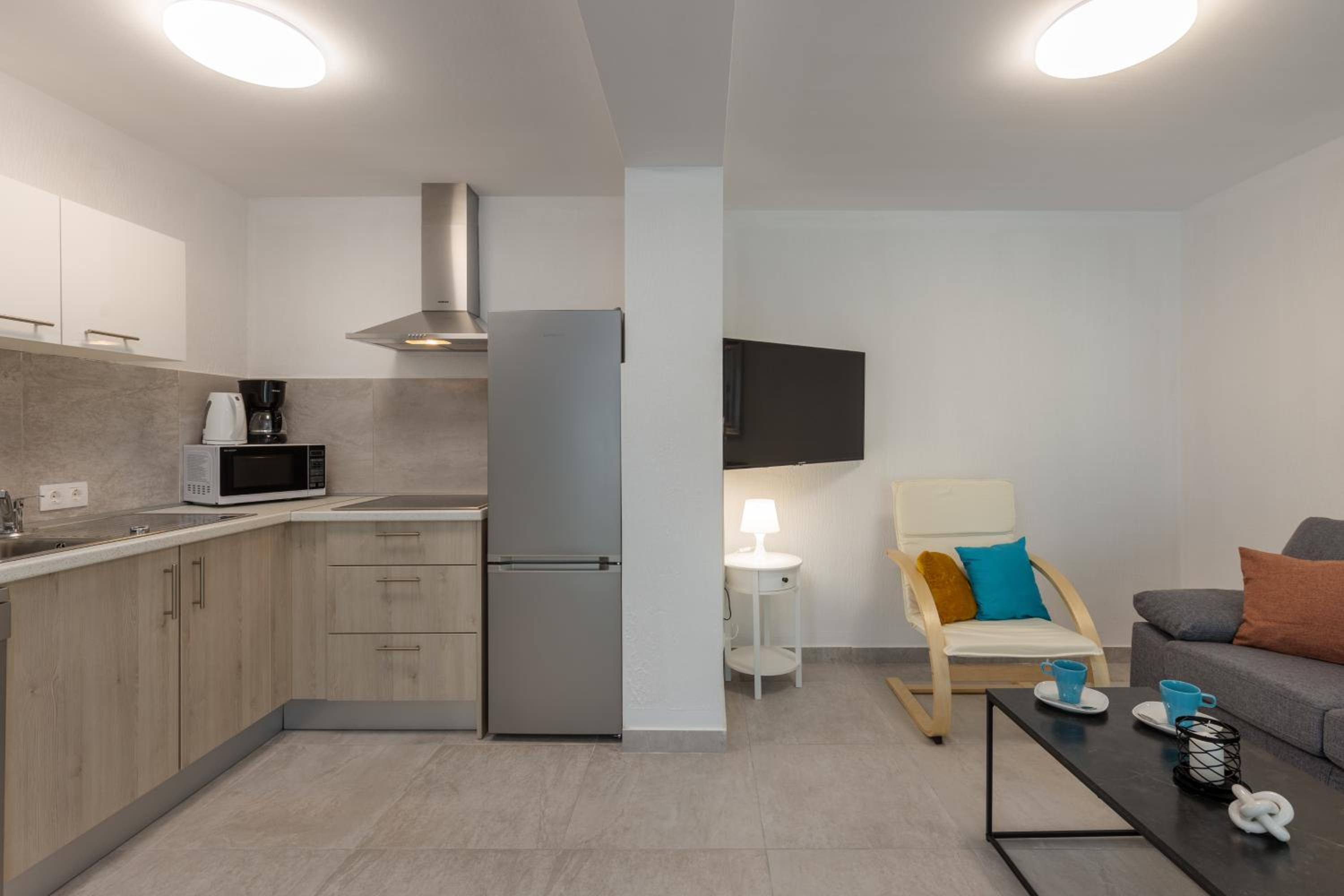 One-Bedroom Apartment - Photo 2