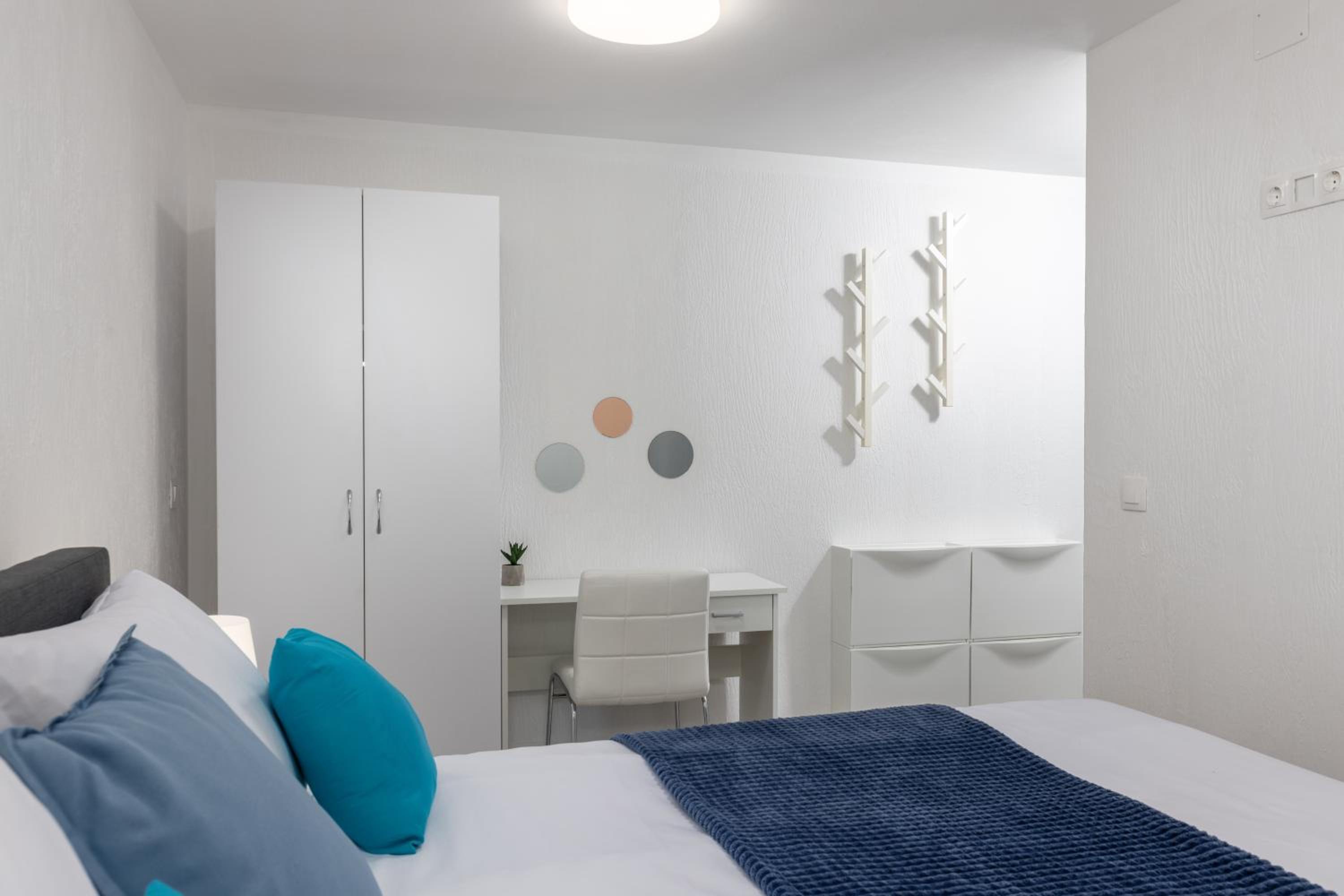 One-Bedroom Apartment - Photo 5