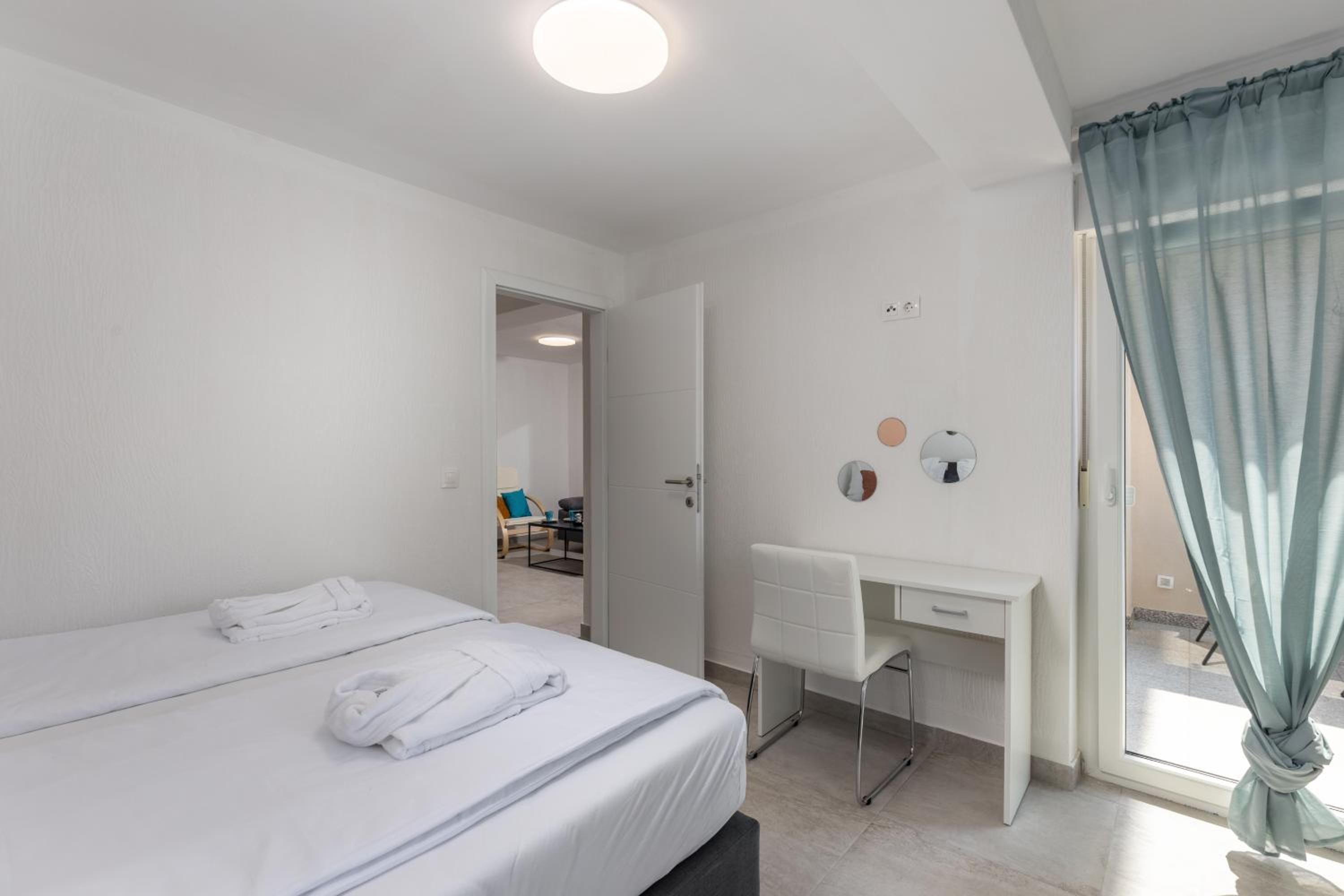 One-Bedroom Apartment - Photo 9