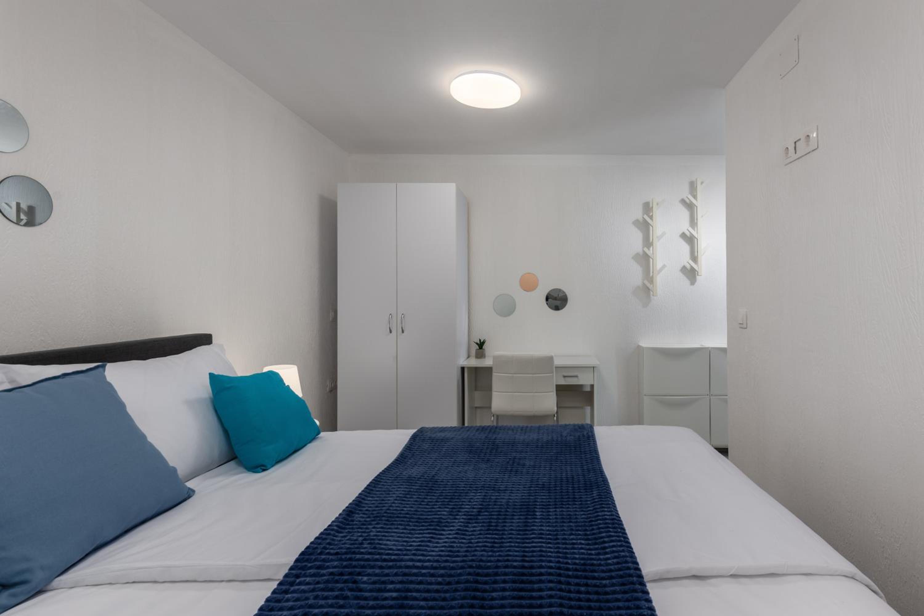 One-Bedroom Apartment - Photo 6