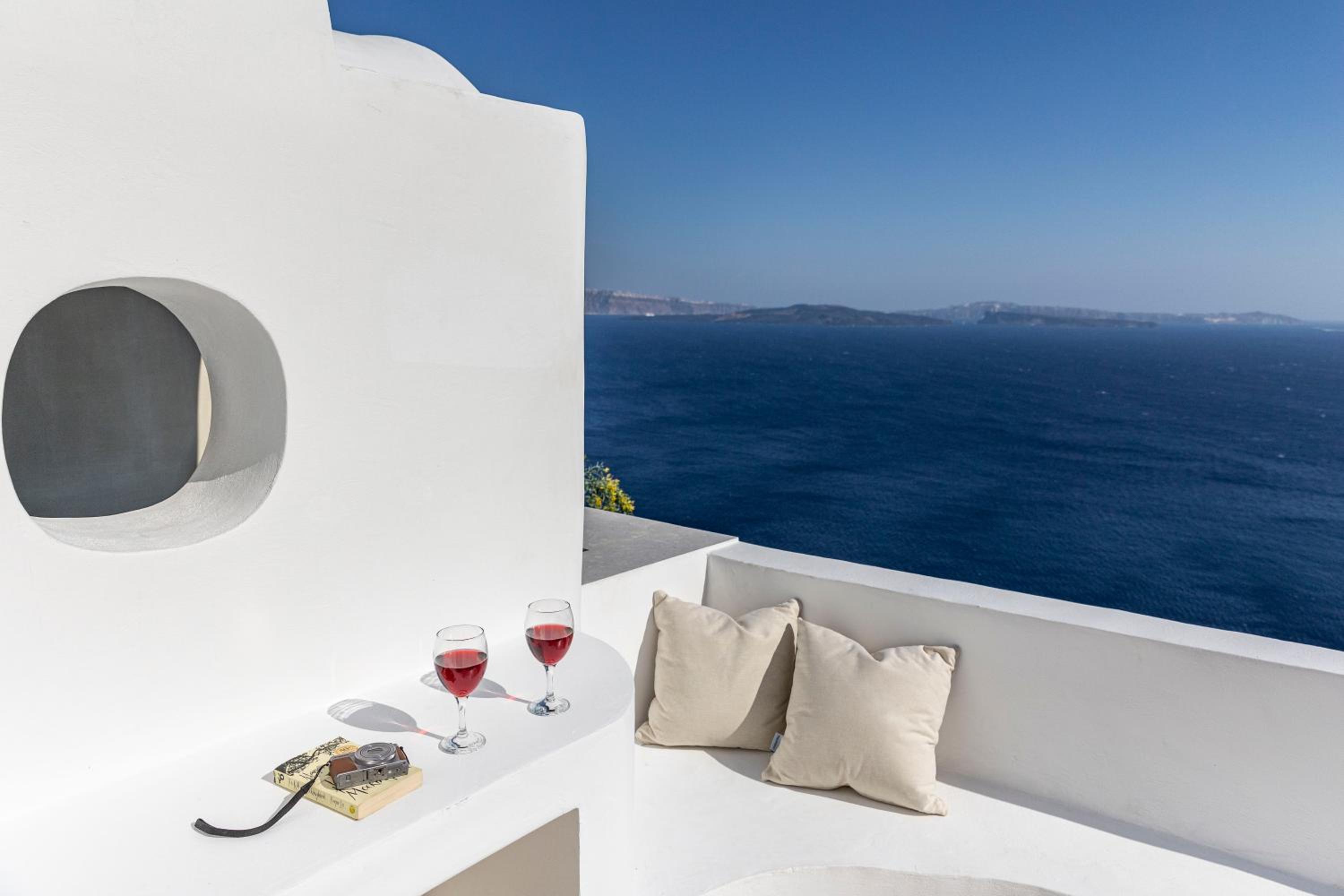 One-Bedroom Apartment with Sea View photo 2