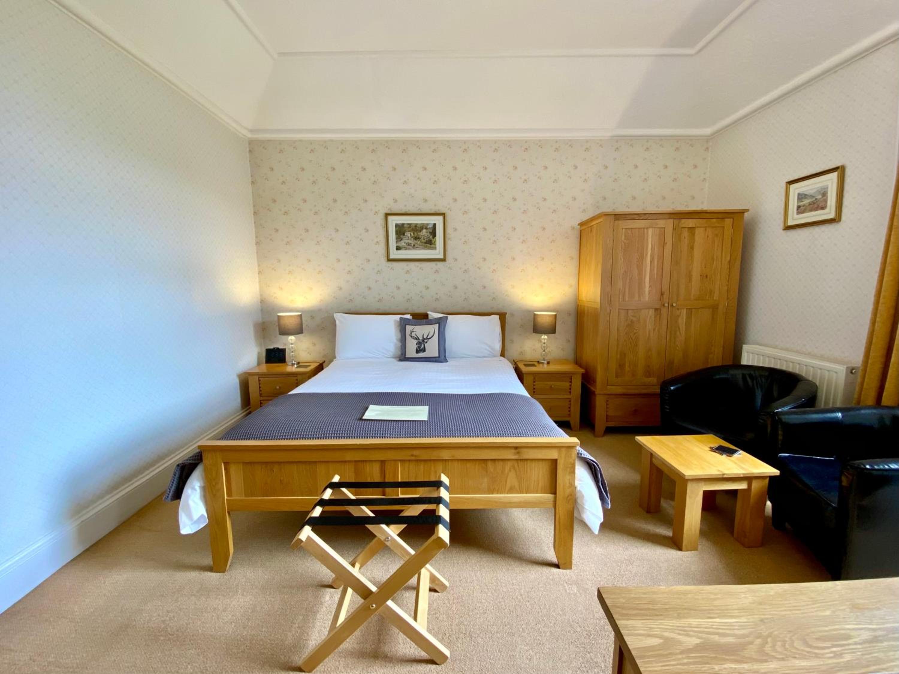 Superior King with Bath/Shower Room 2