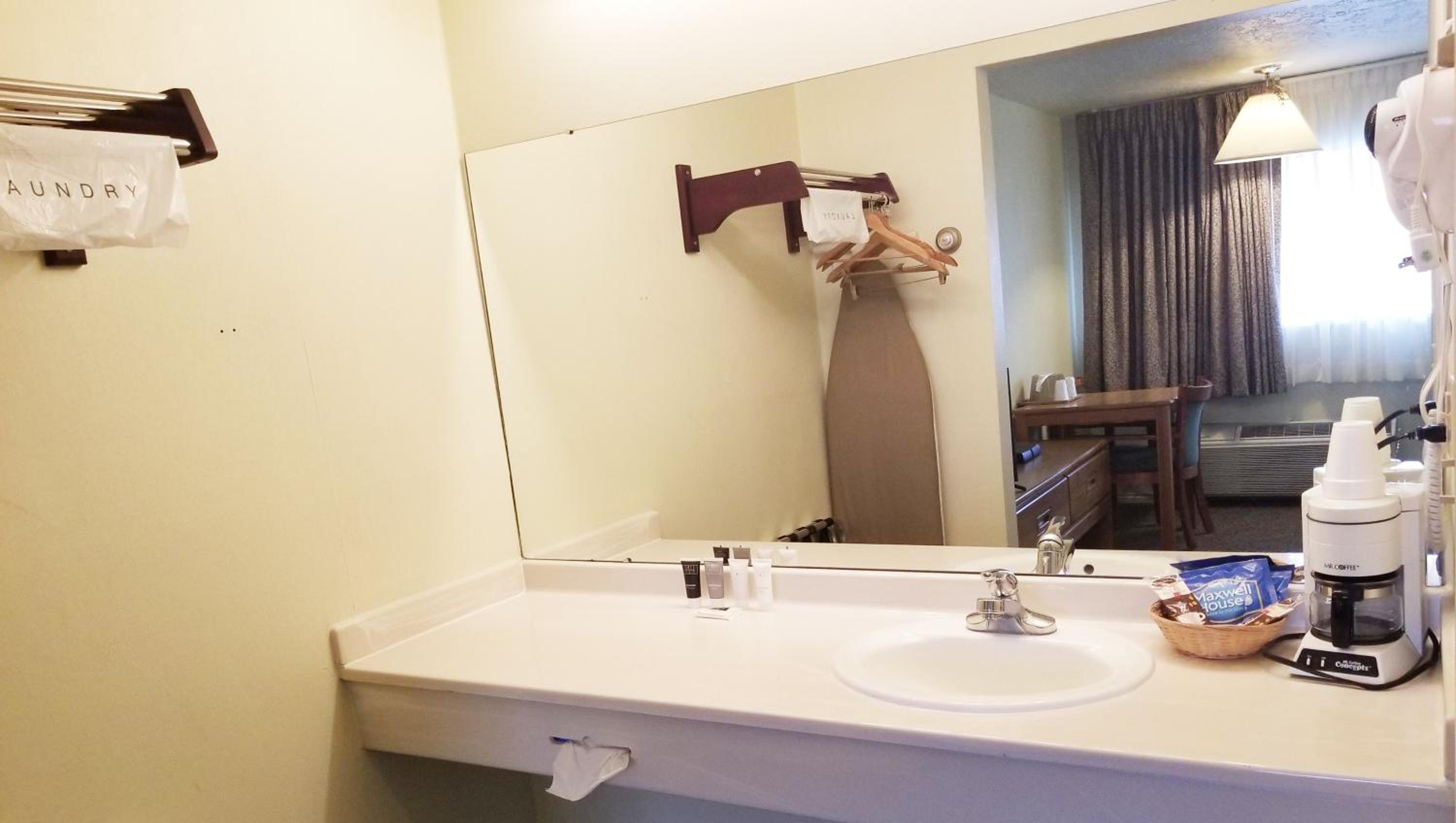 Queen Room photo 3