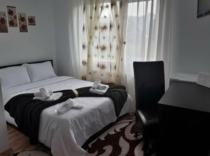 Double Room with Private Bathroom - Photo 3