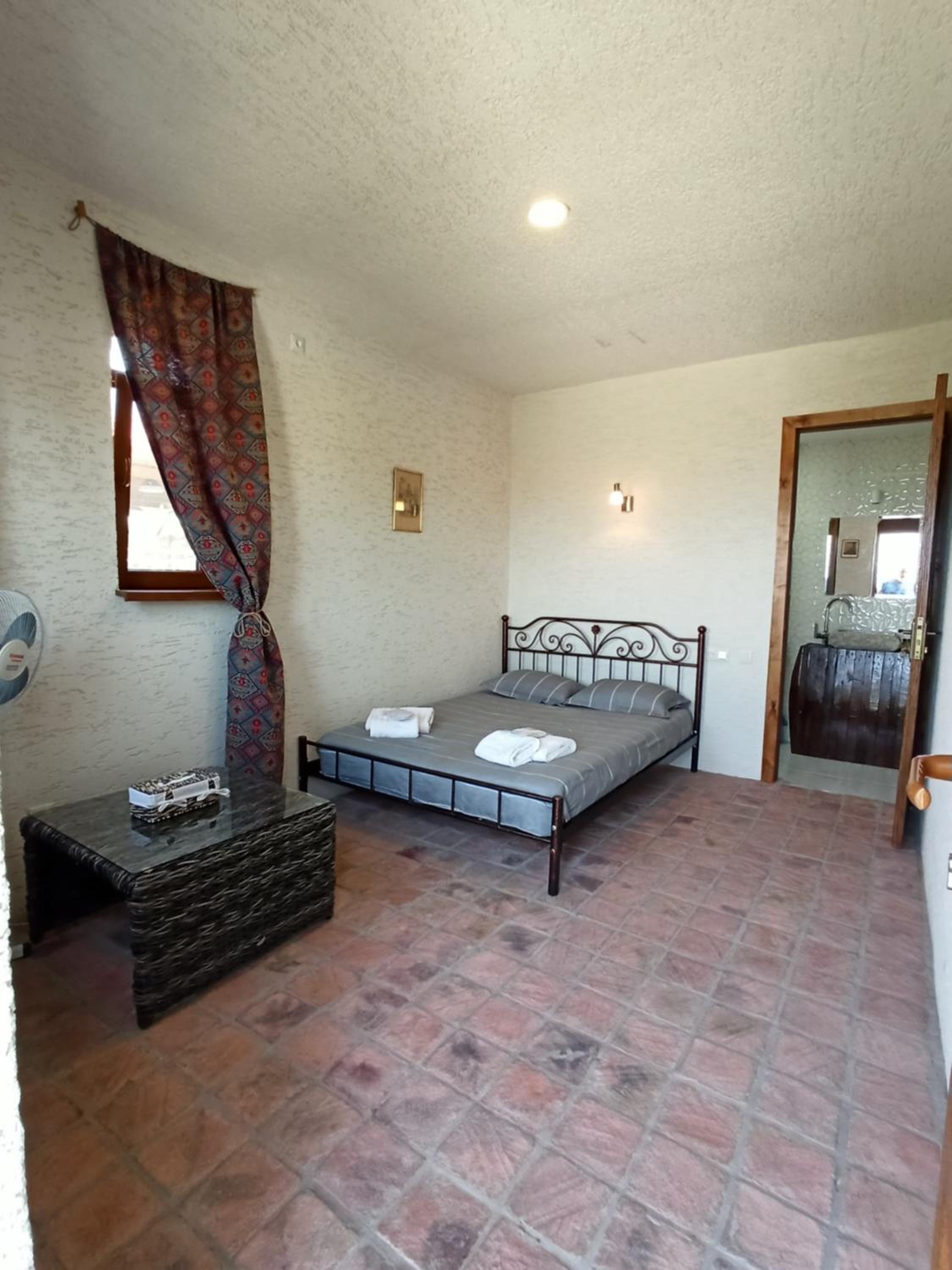 Double Room with Pool View - Photo 5