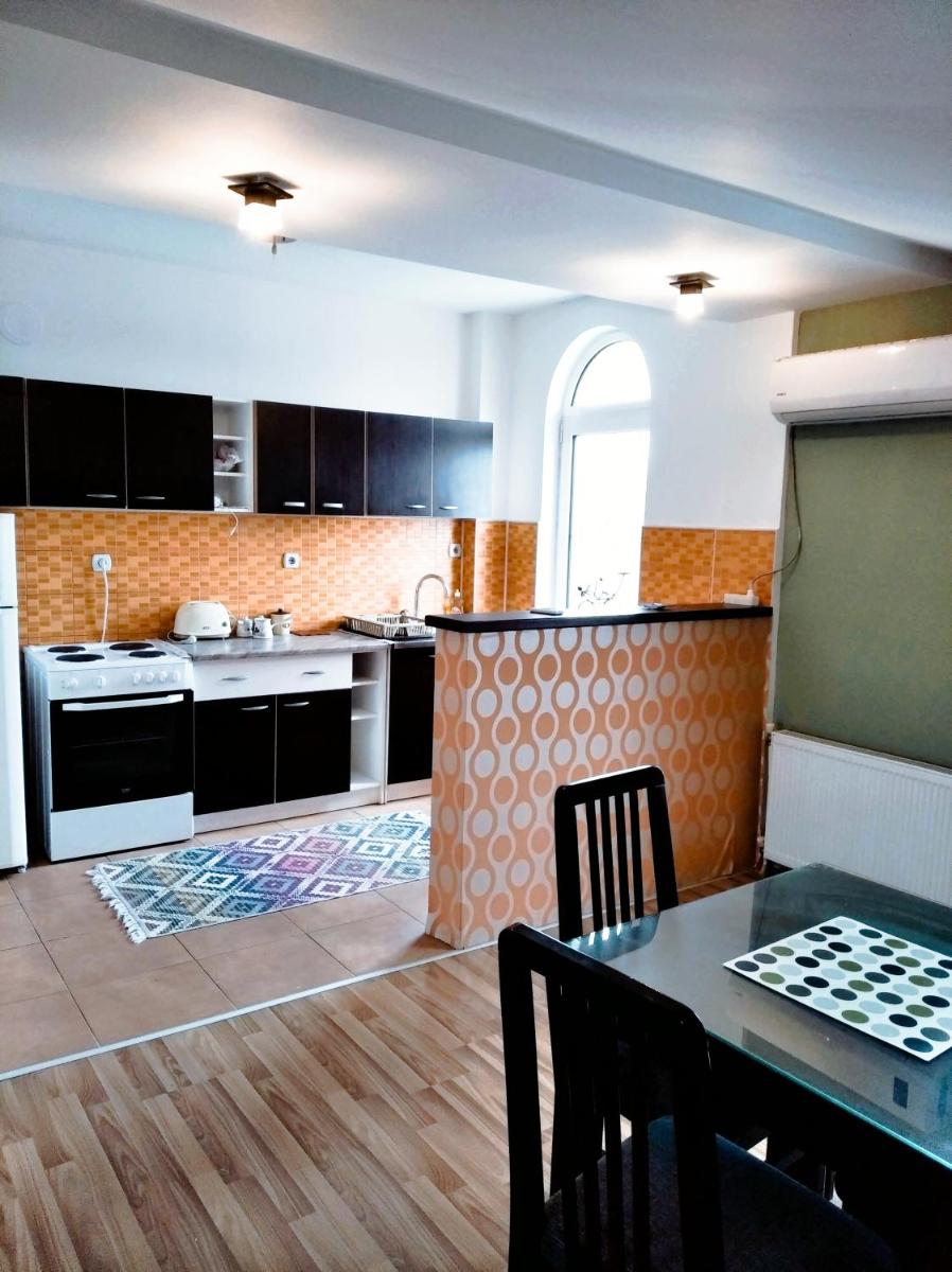 Three-Bedroom Apartment photo 2