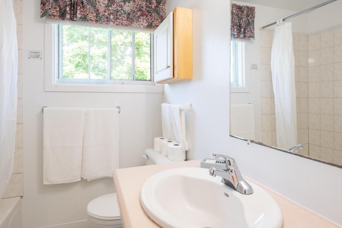 Two-Bedroom Cottage photo 1