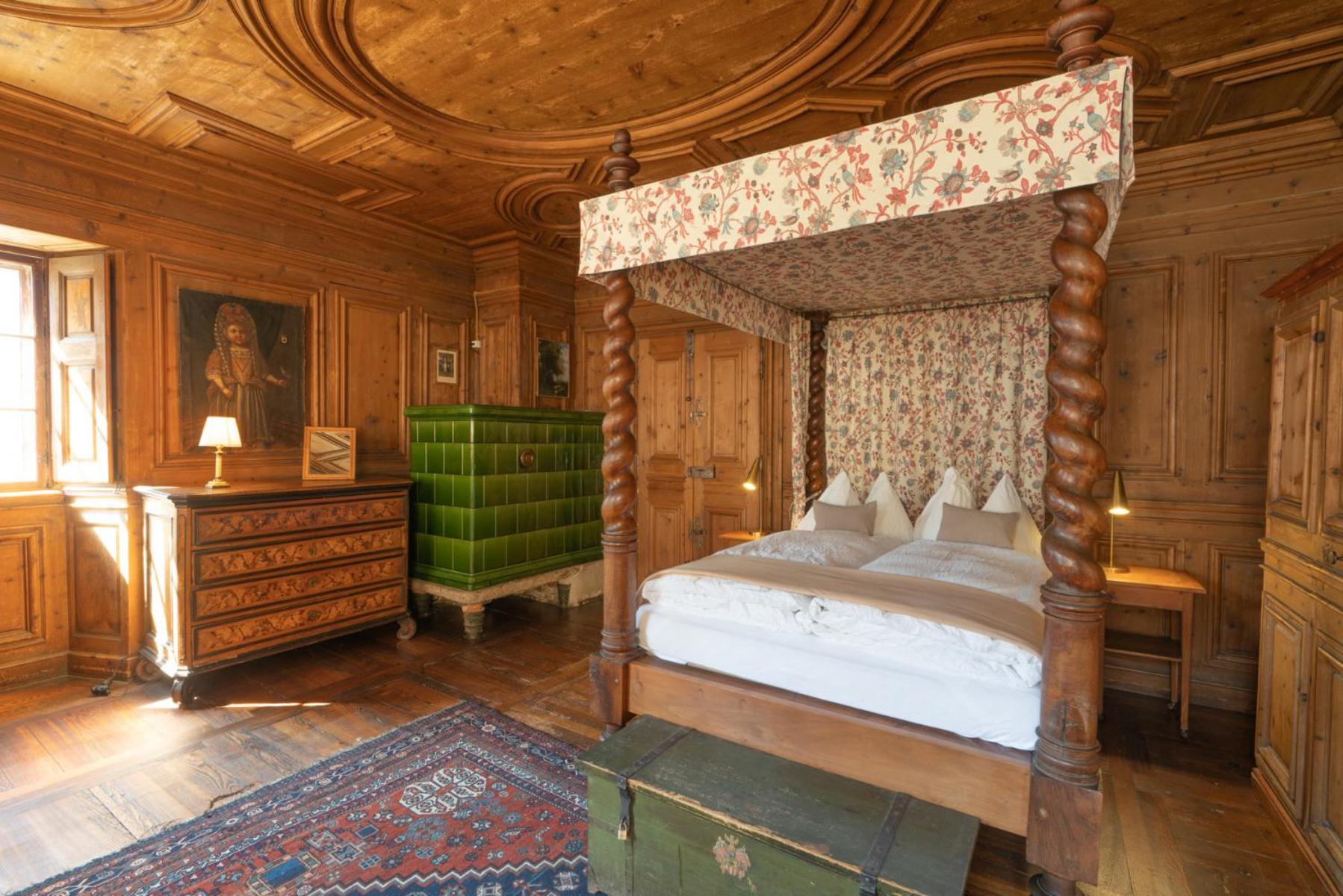 Junior Suite with Mountain View photo 2