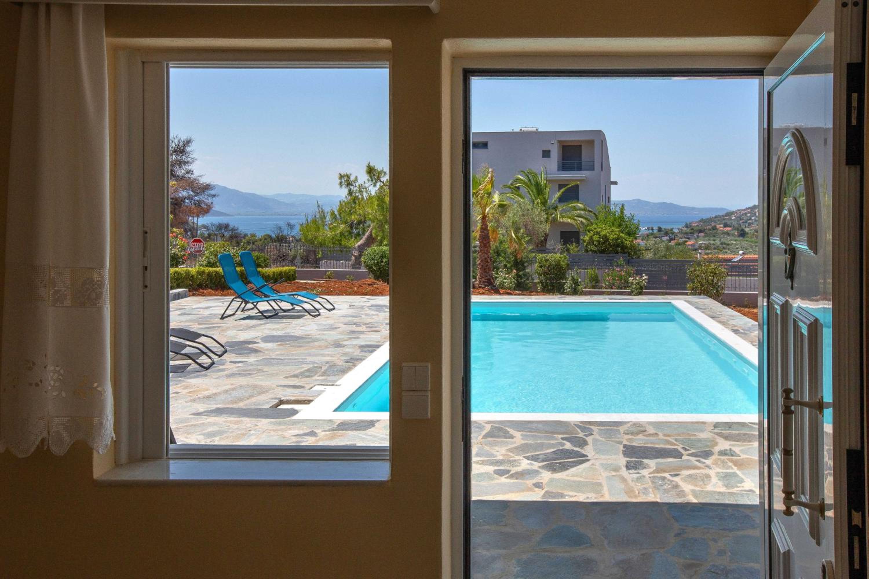 Villa photo 2