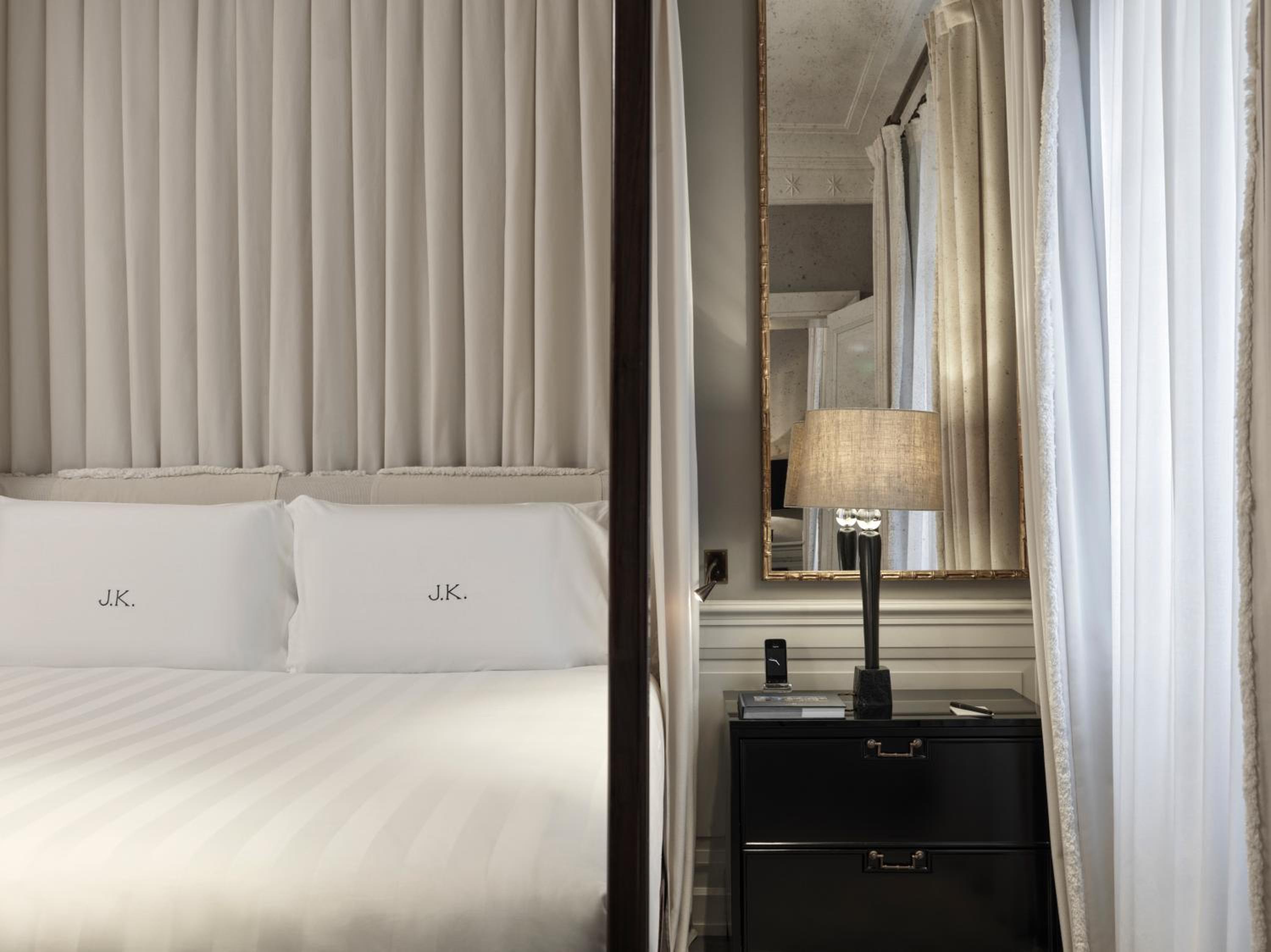 JKMaster Balcony Suite