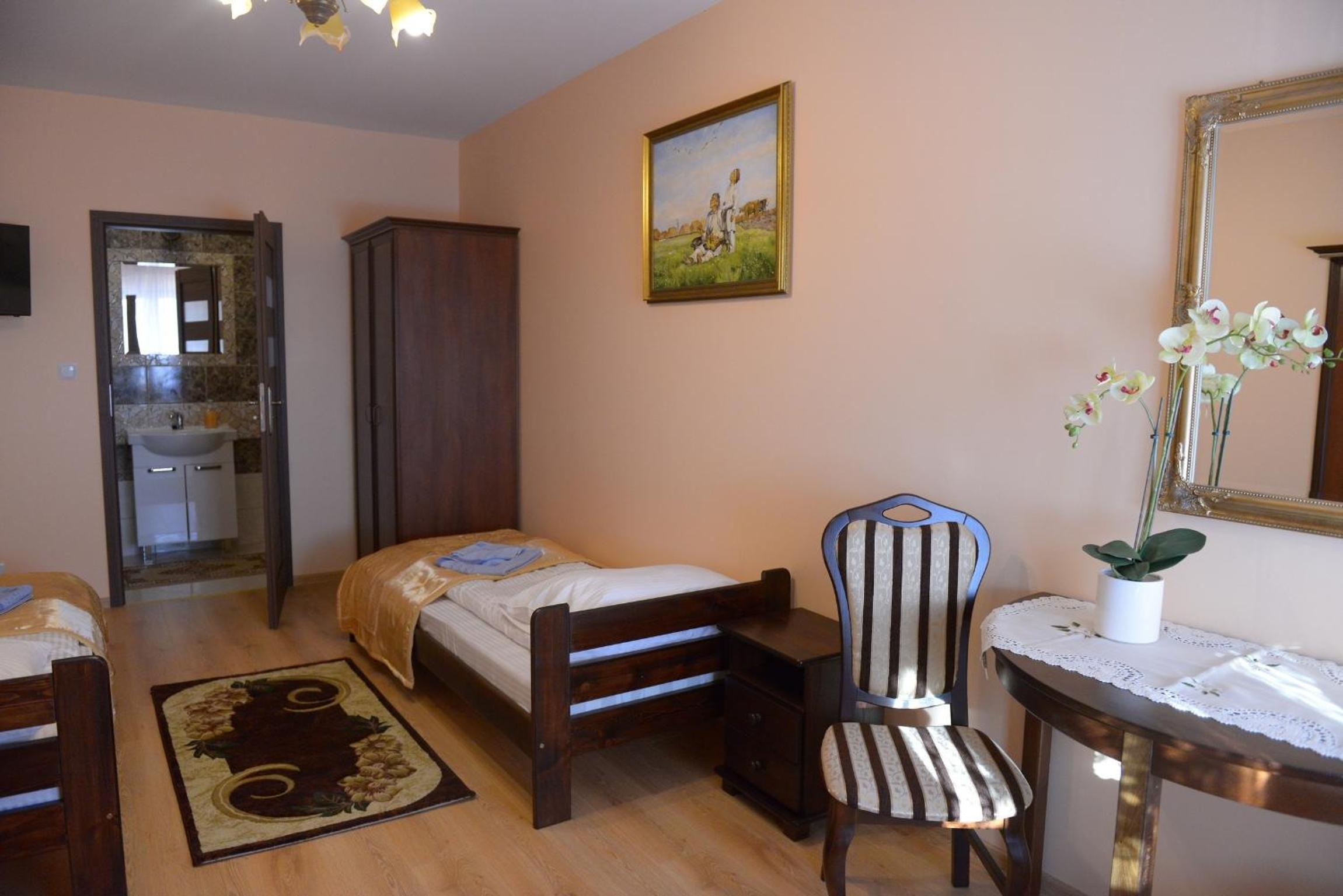 Twin Room - Photo 1