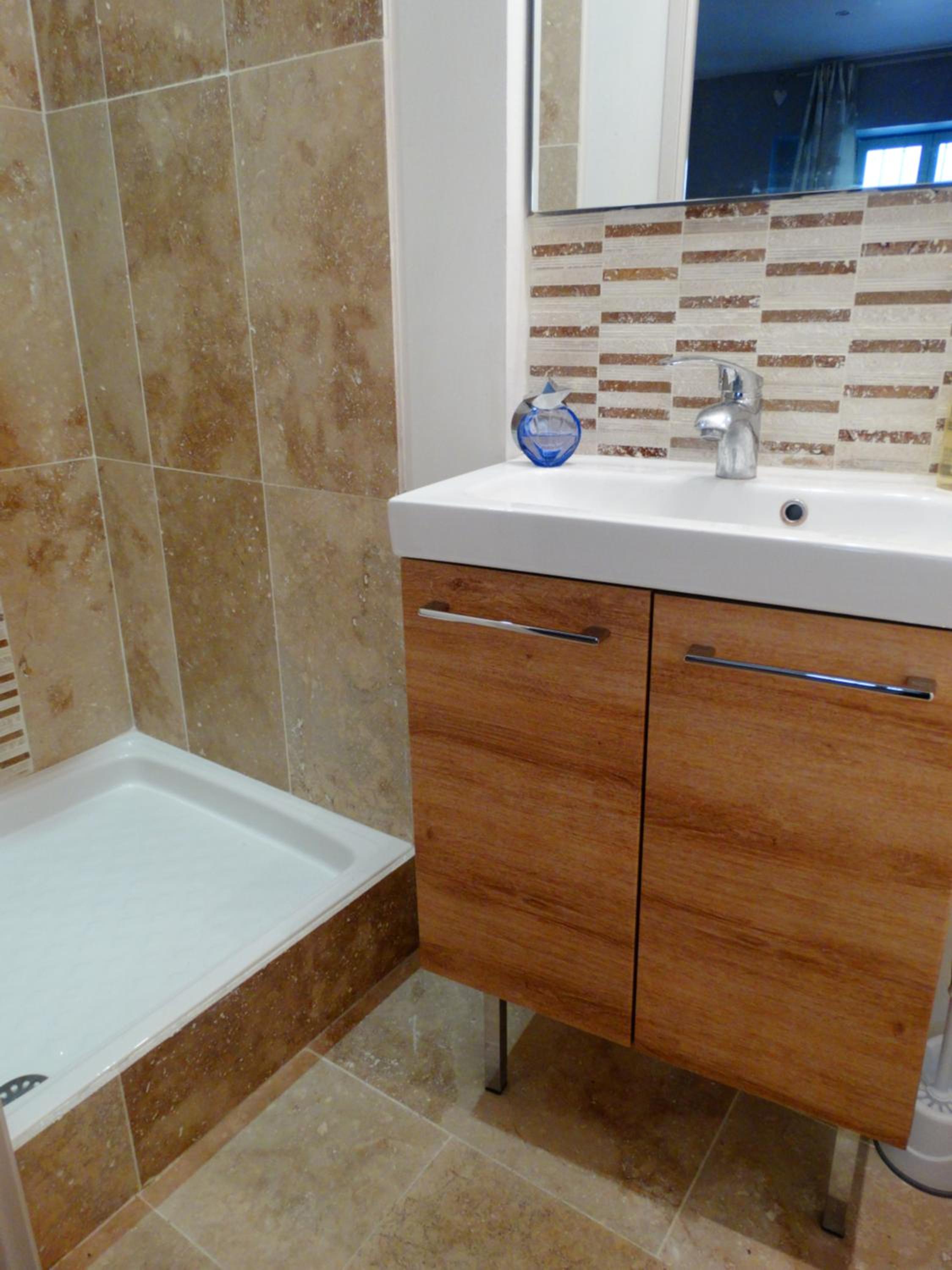 Double Room with Private Bathroom - Photo 4