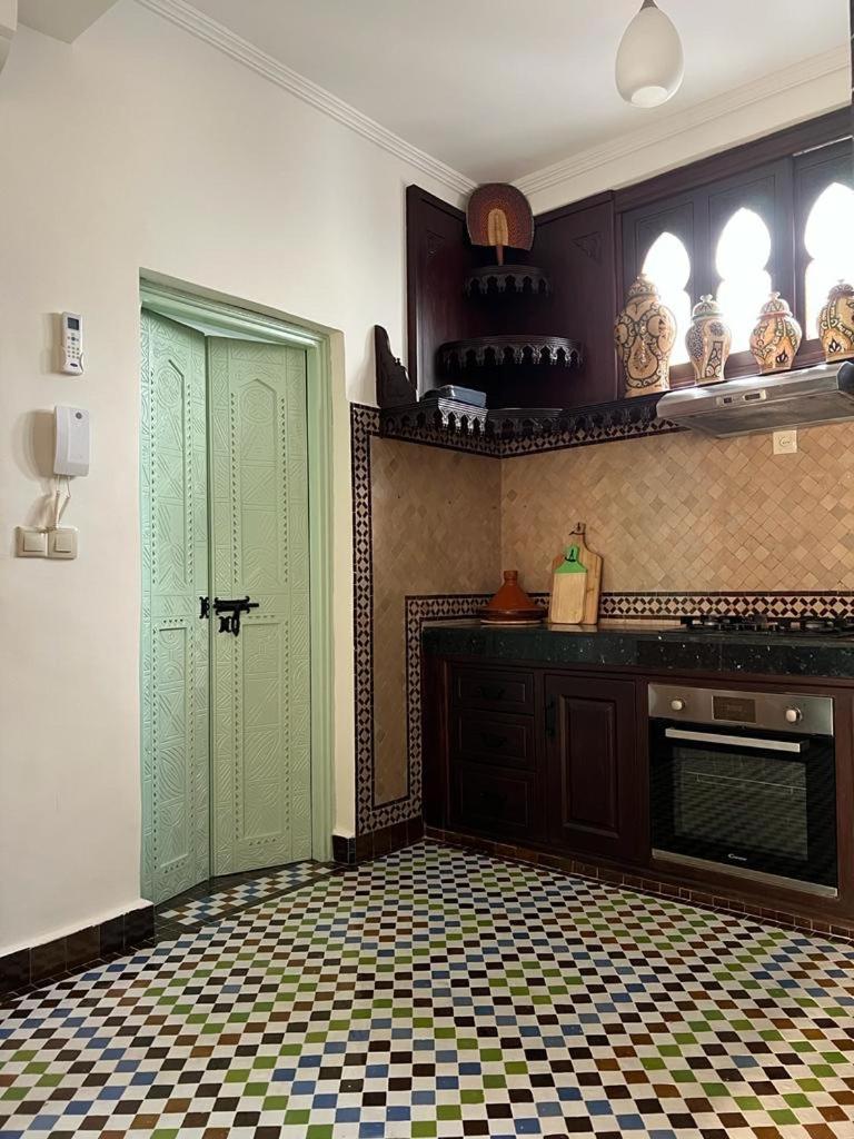 Apartment with Terrace - Photo 6