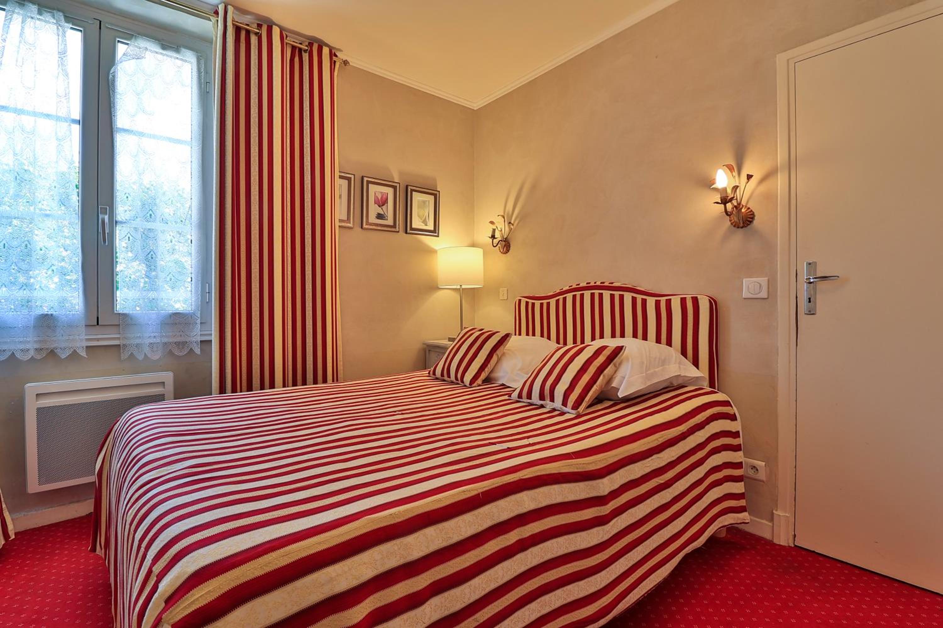 Standard Double Room - Photo 1