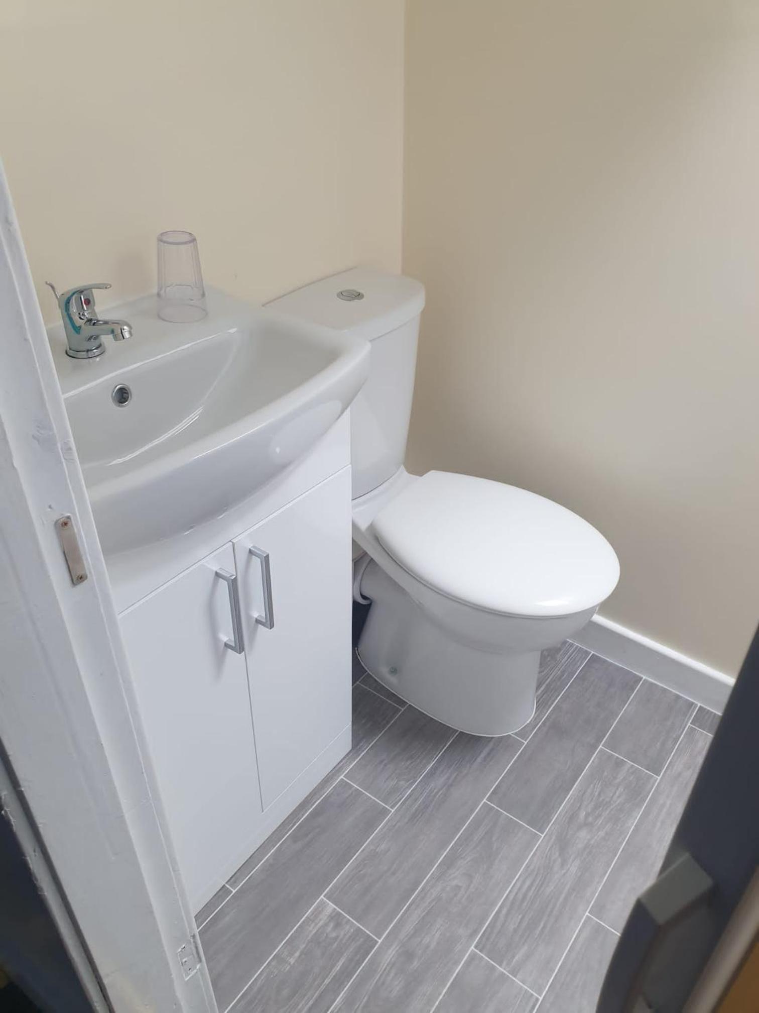 Small Single Room photo 2