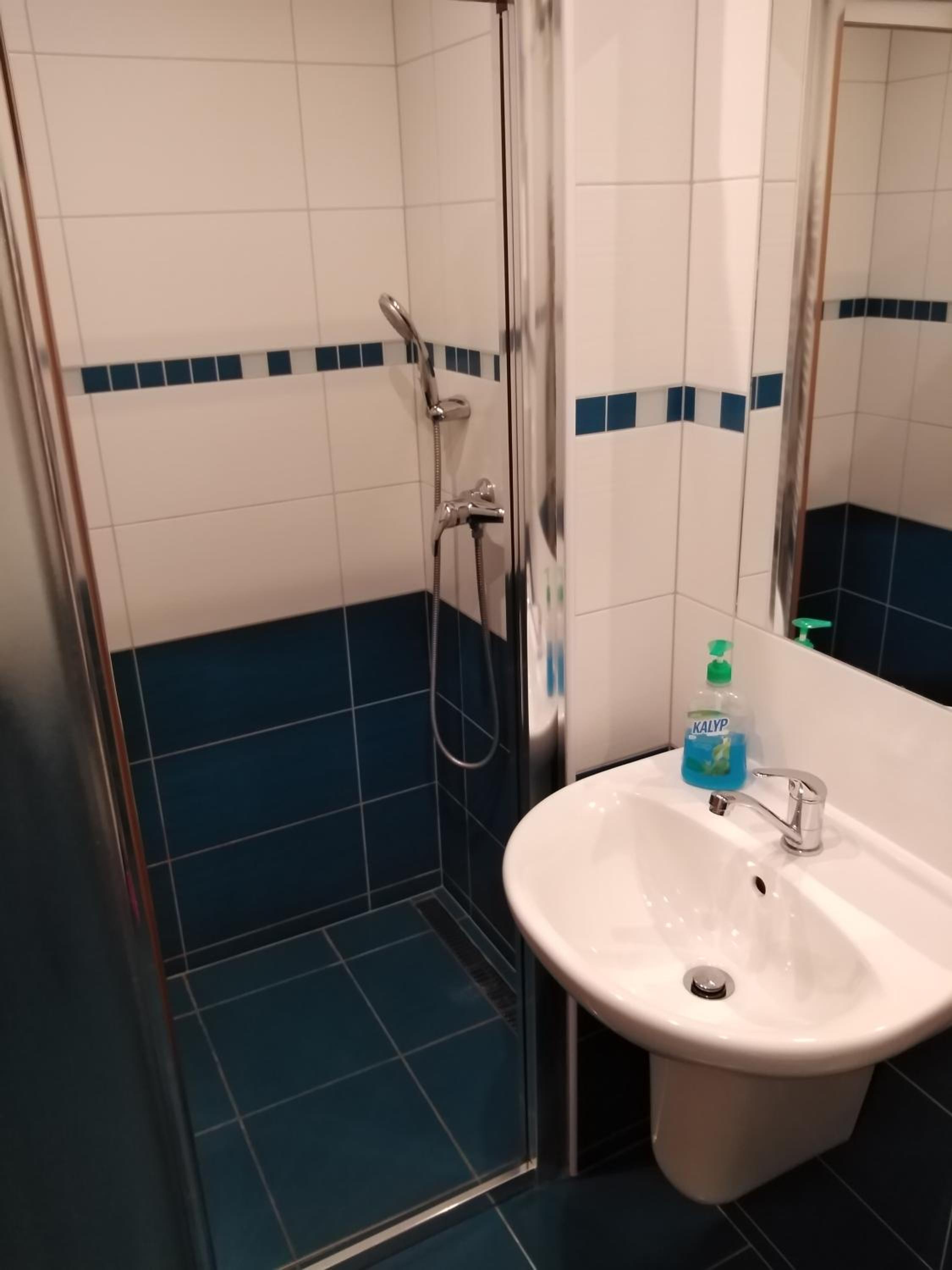 Quadruple Room with Private Bathroom photo 2