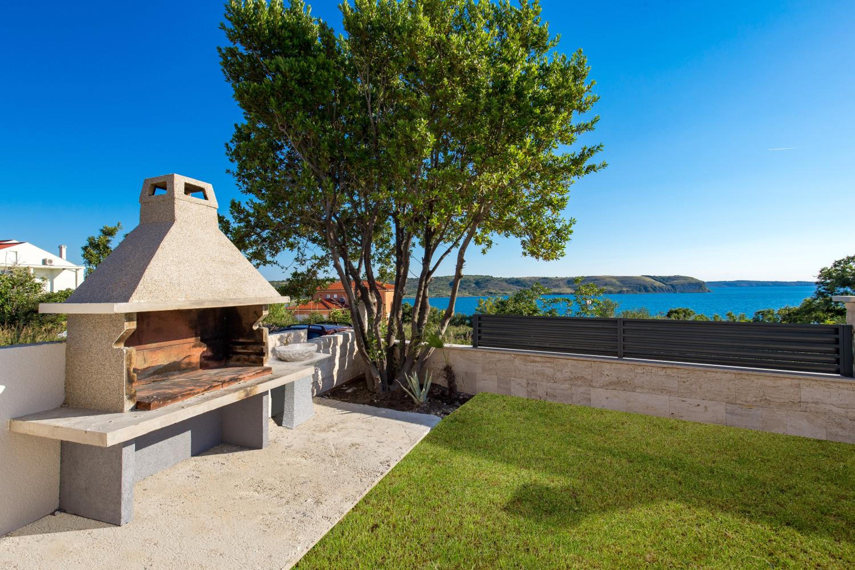Villa photo 3