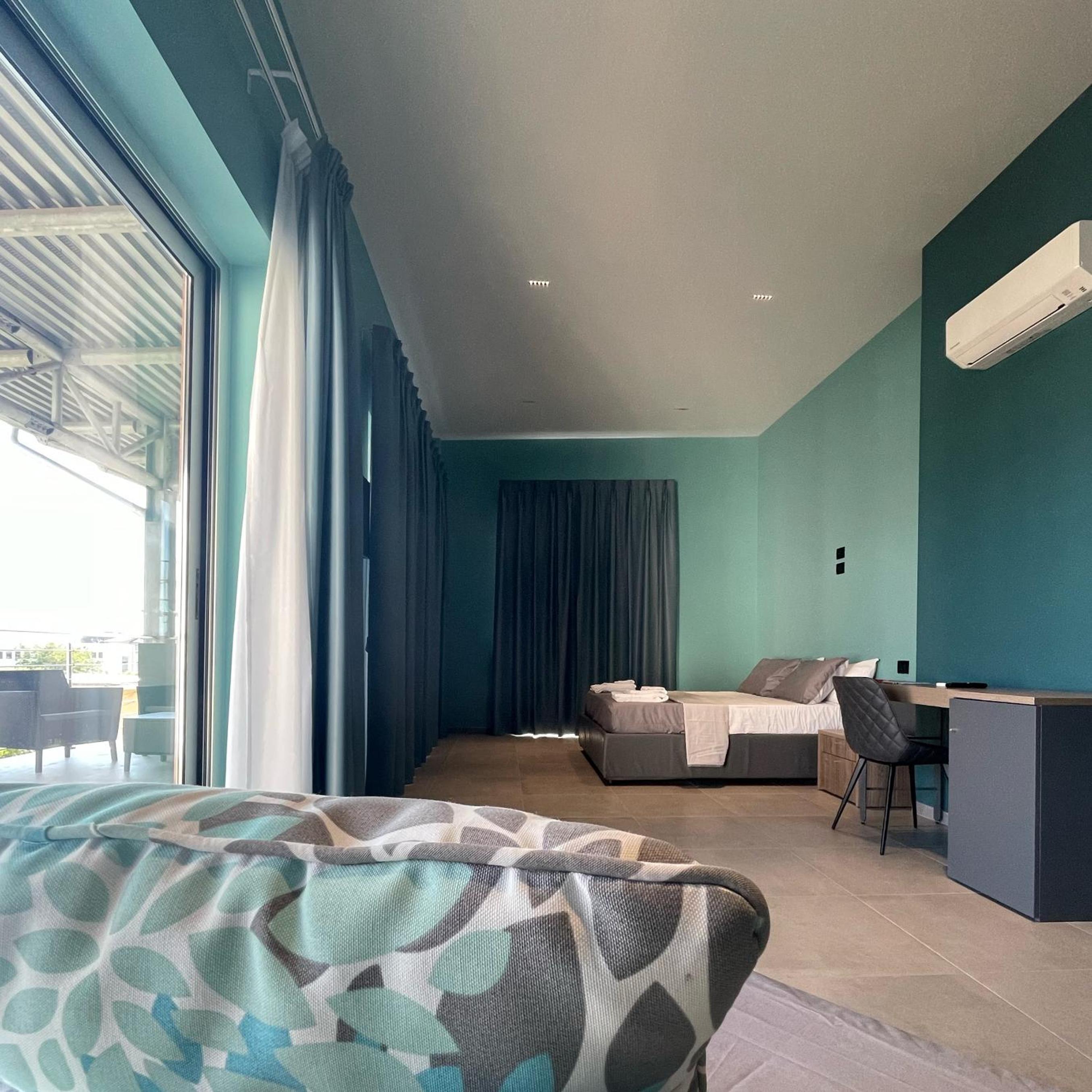 Suite with Terrace - Photo 4