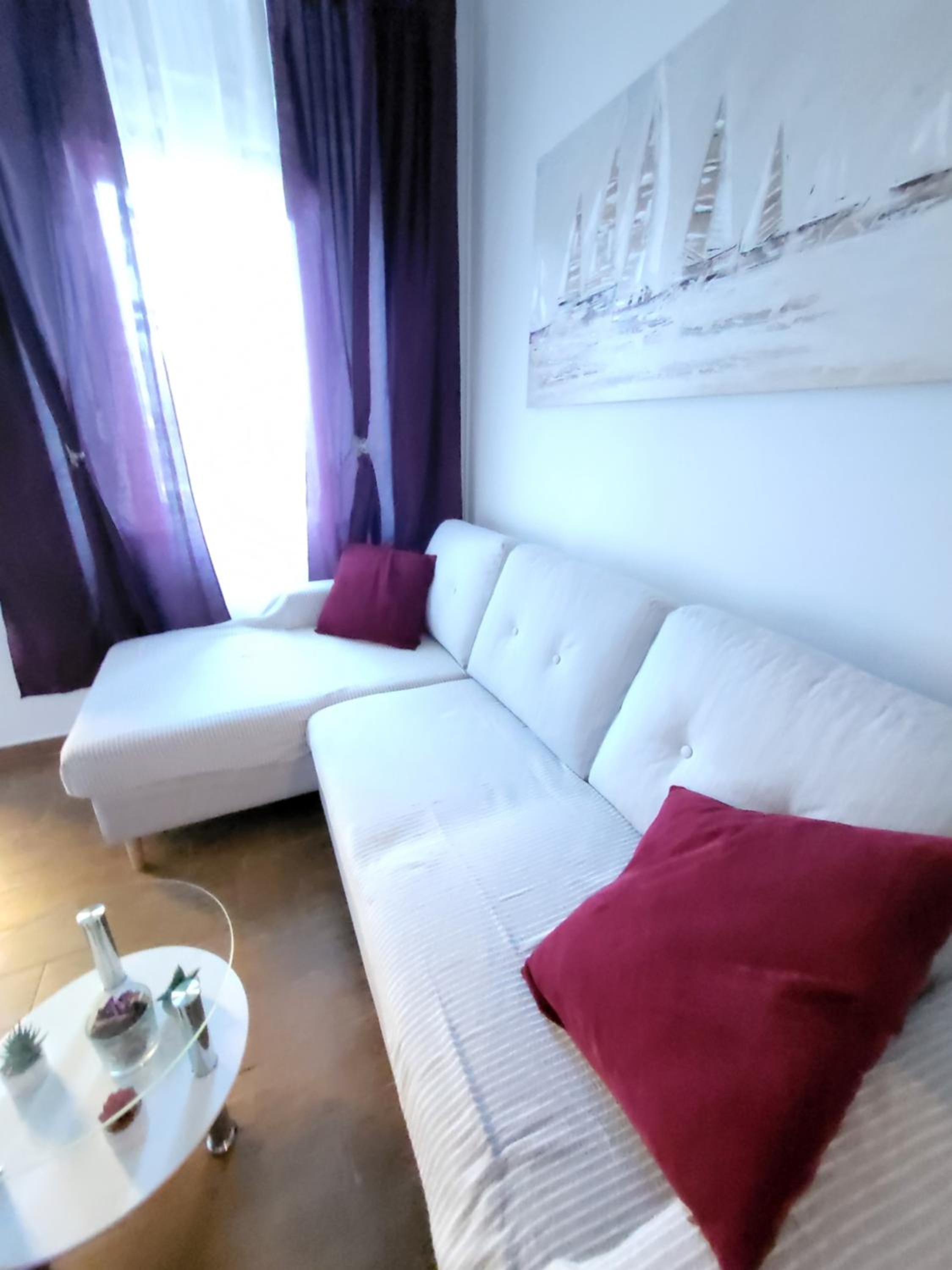 One-Bedroom Apartment - Photo 17