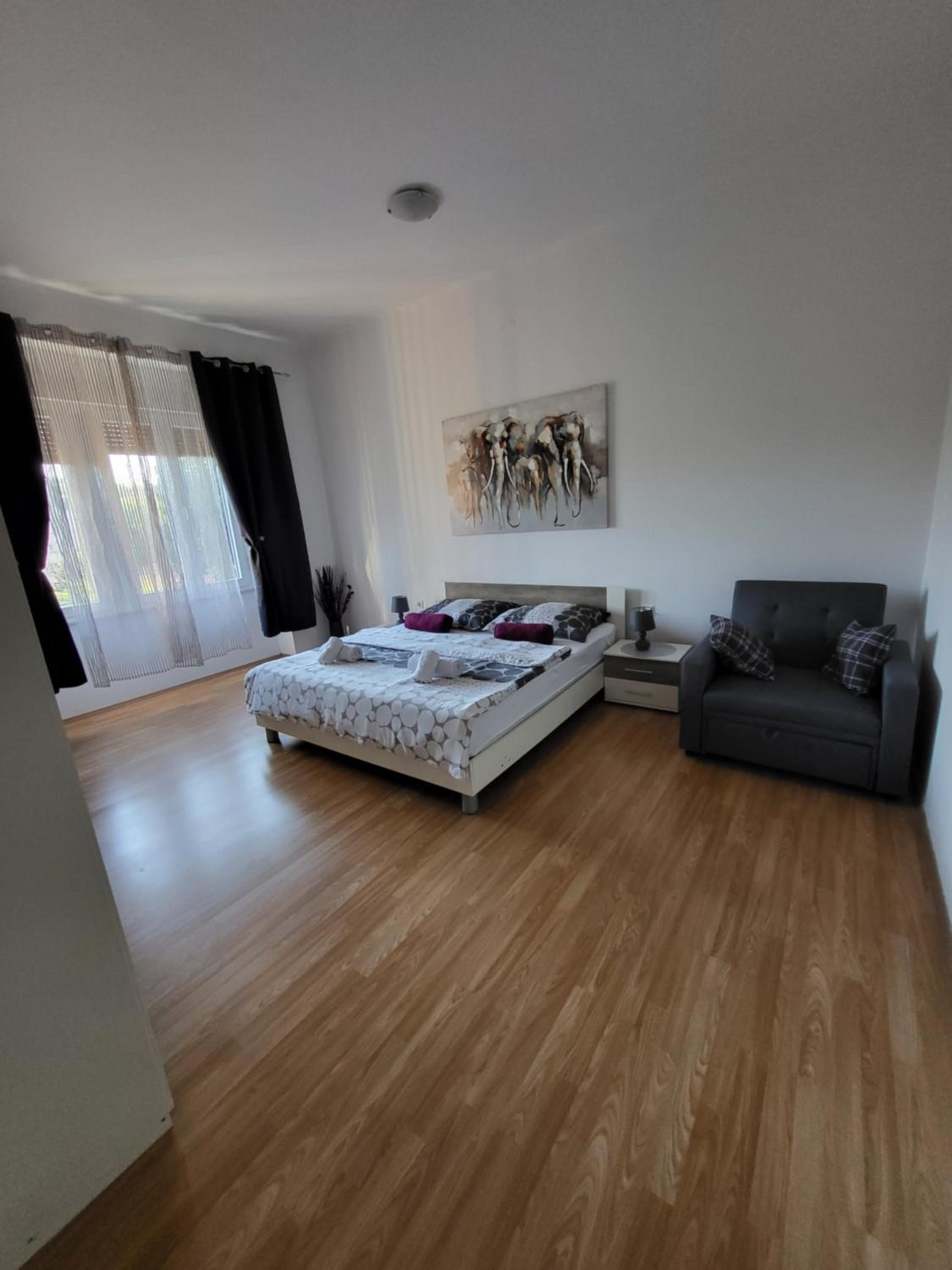 One-Bedroom Apartment - Photo 15