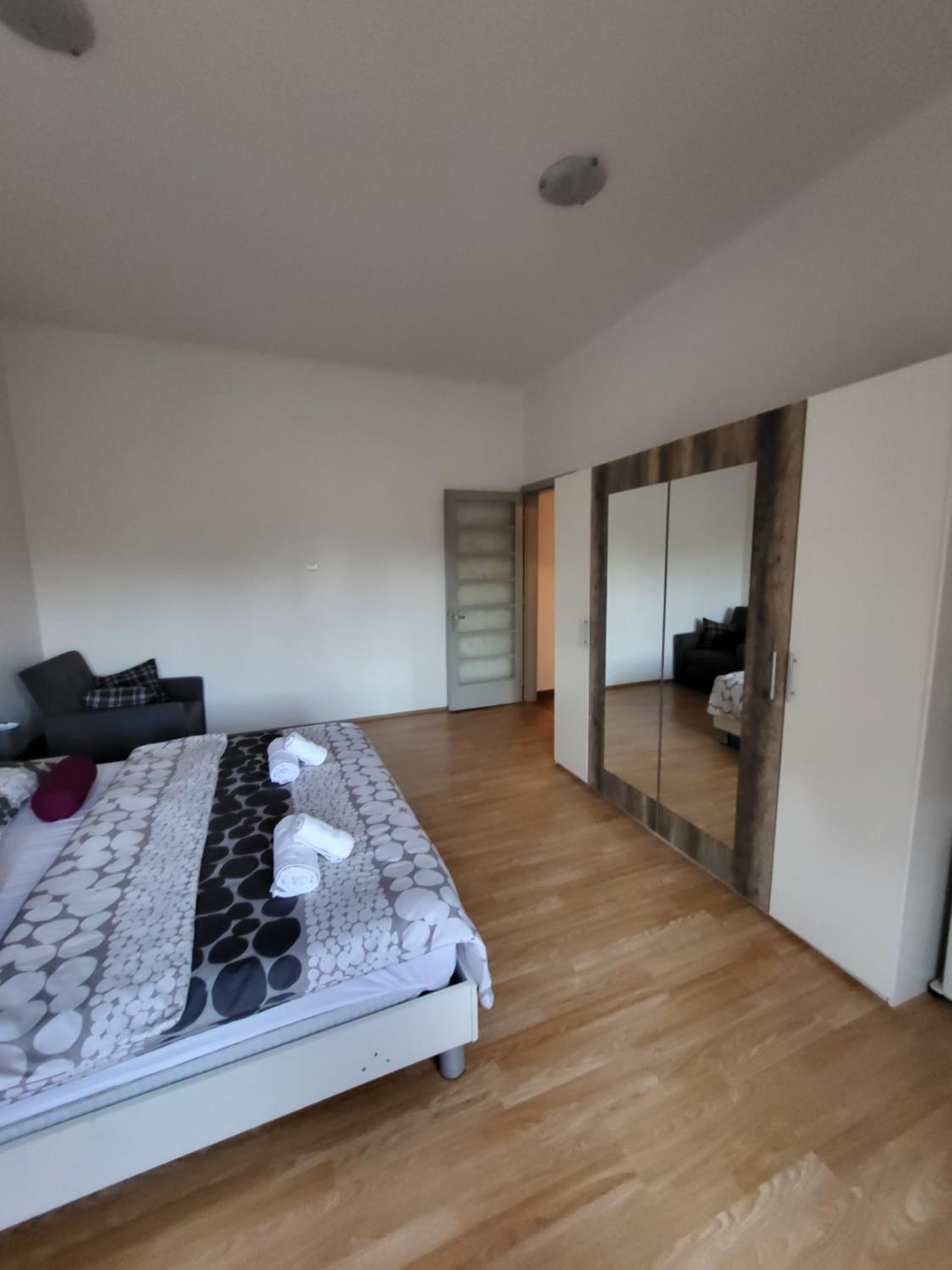One-Bedroom Apartment - Photo 11
