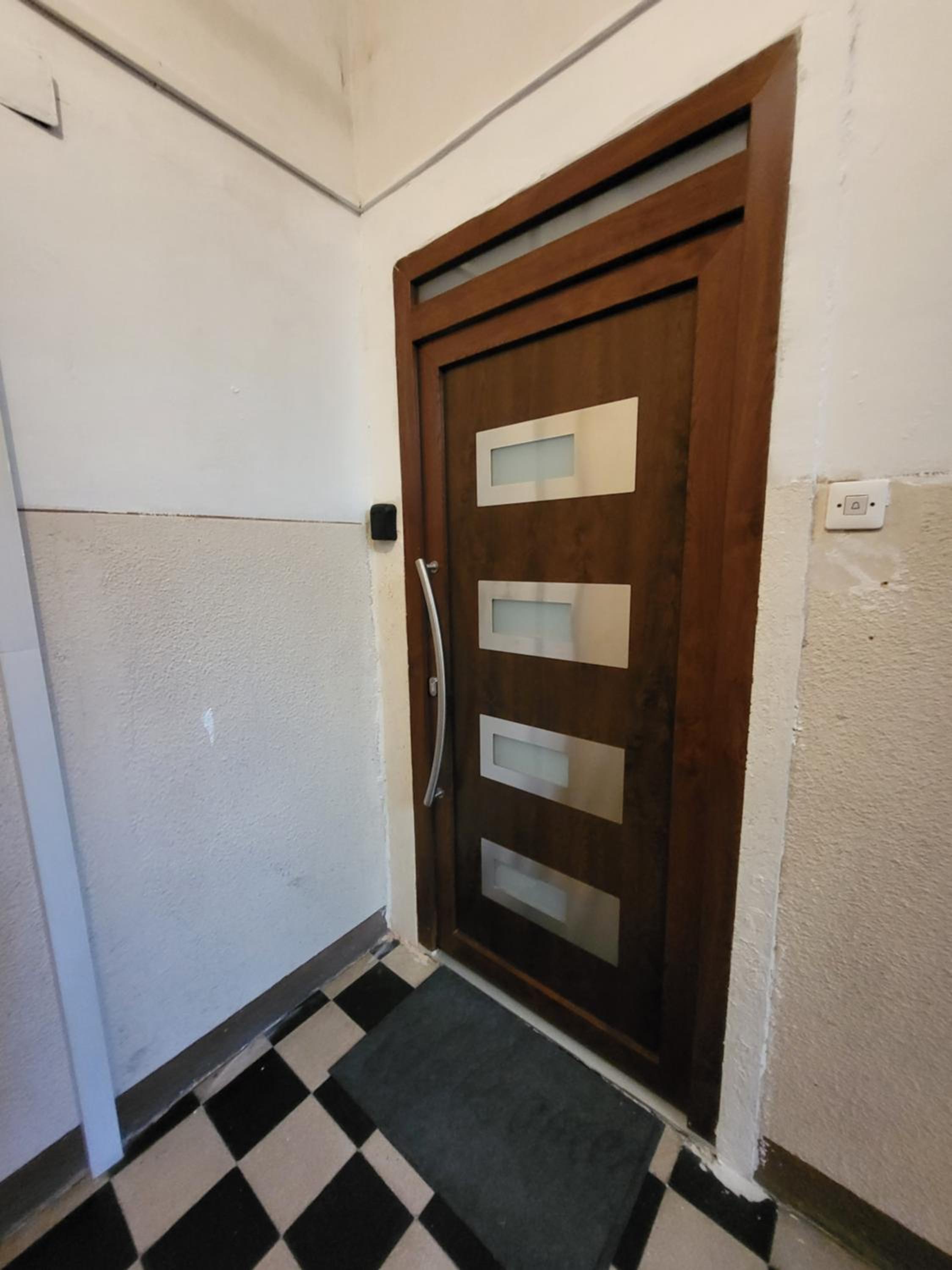One-Bedroom Apartment - Photo 18