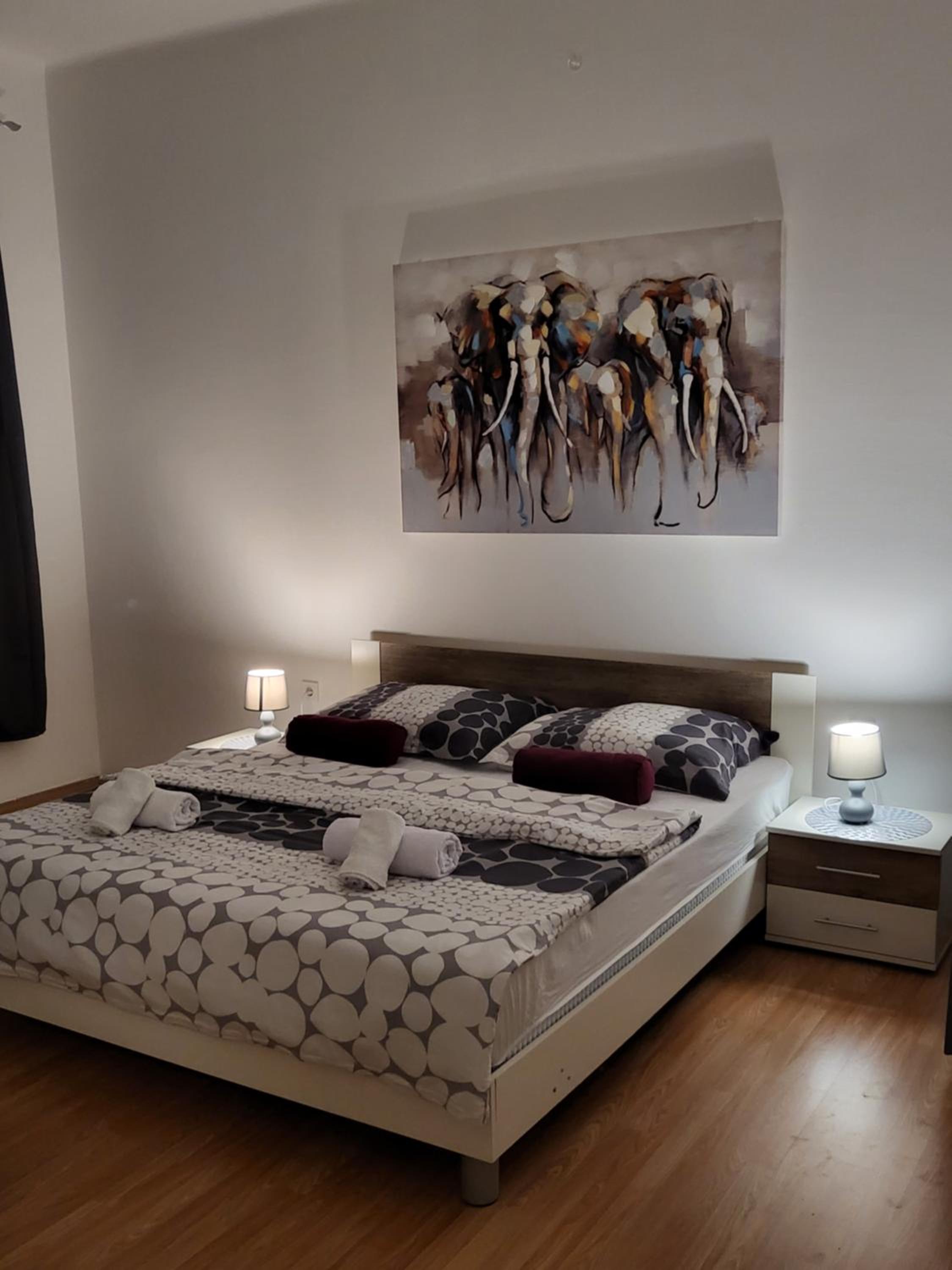 One-Bedroom Apartment - Photo 5