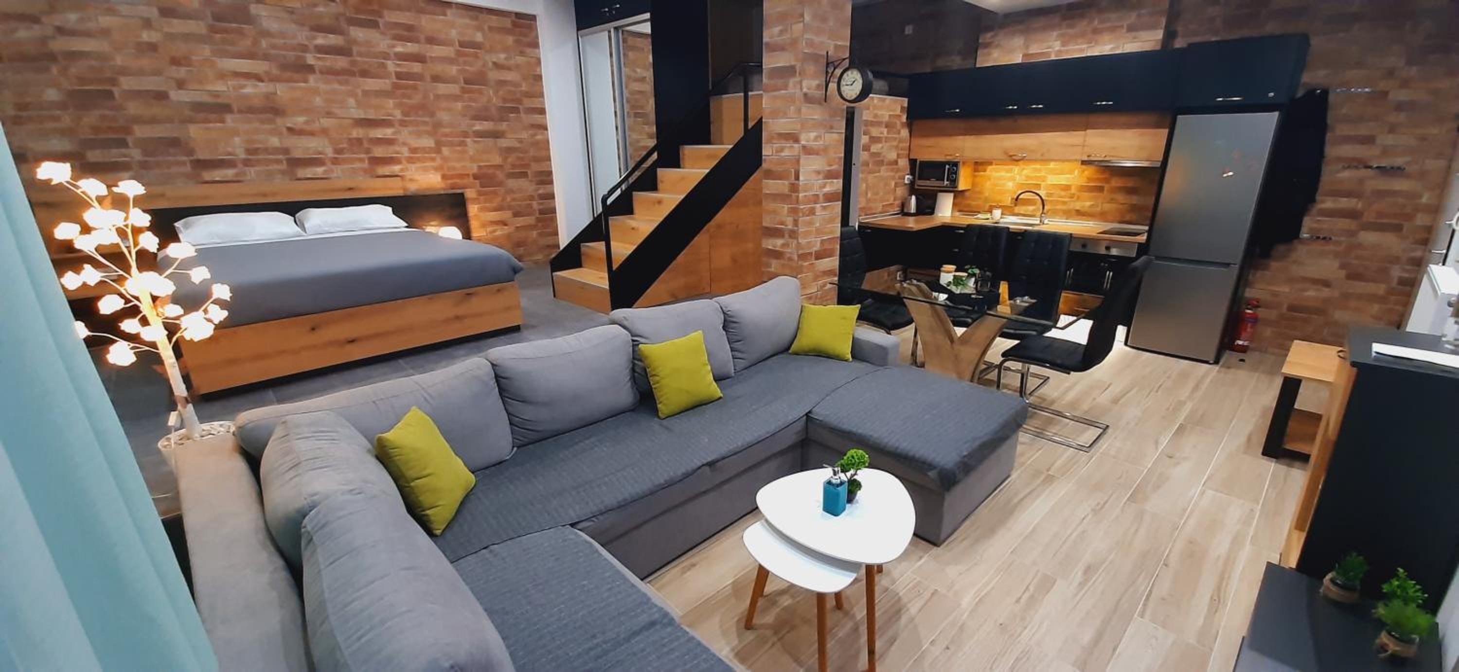 One-Bedroom Apartment - Photo 1