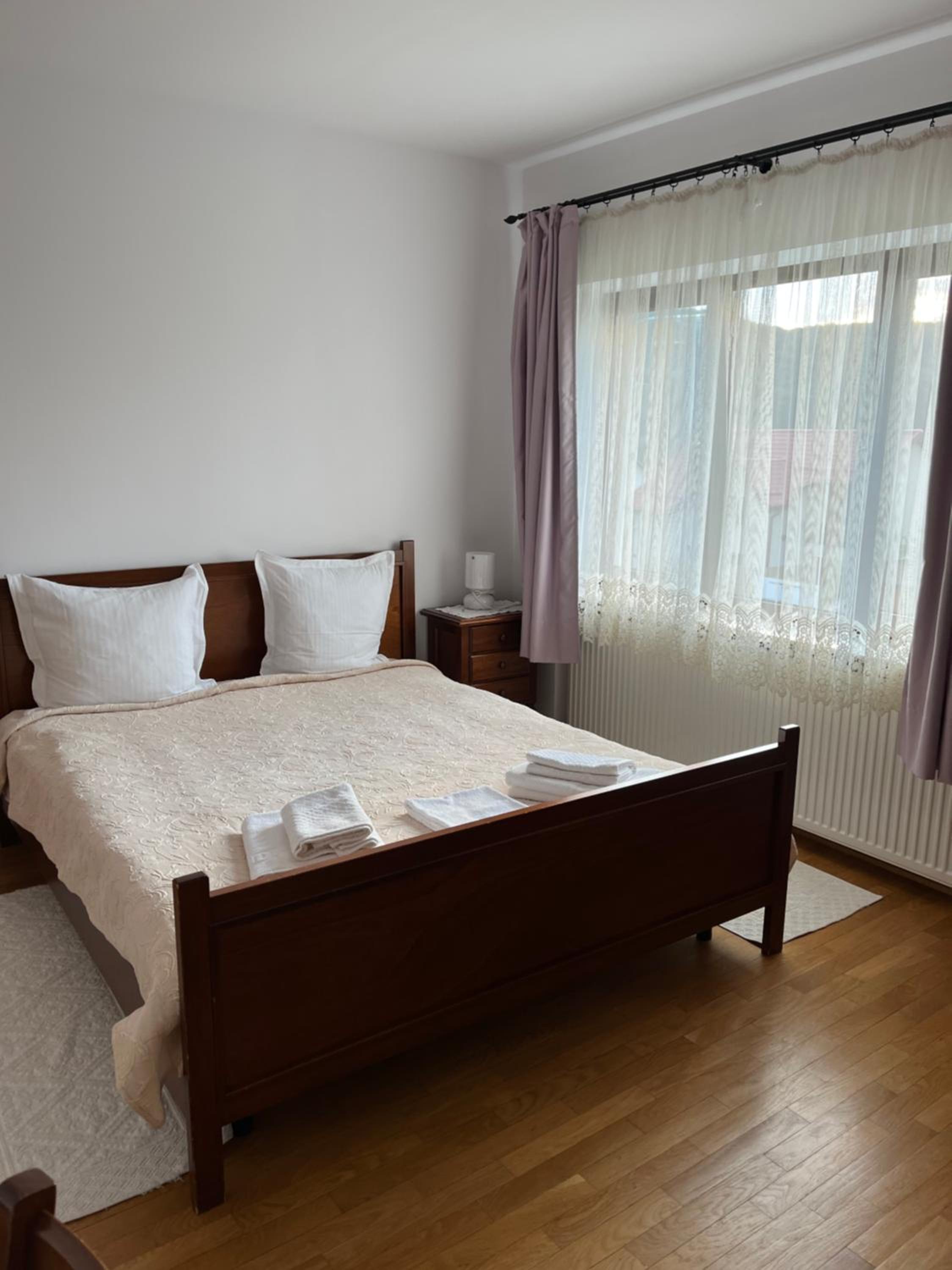 Double Room - Photo 8