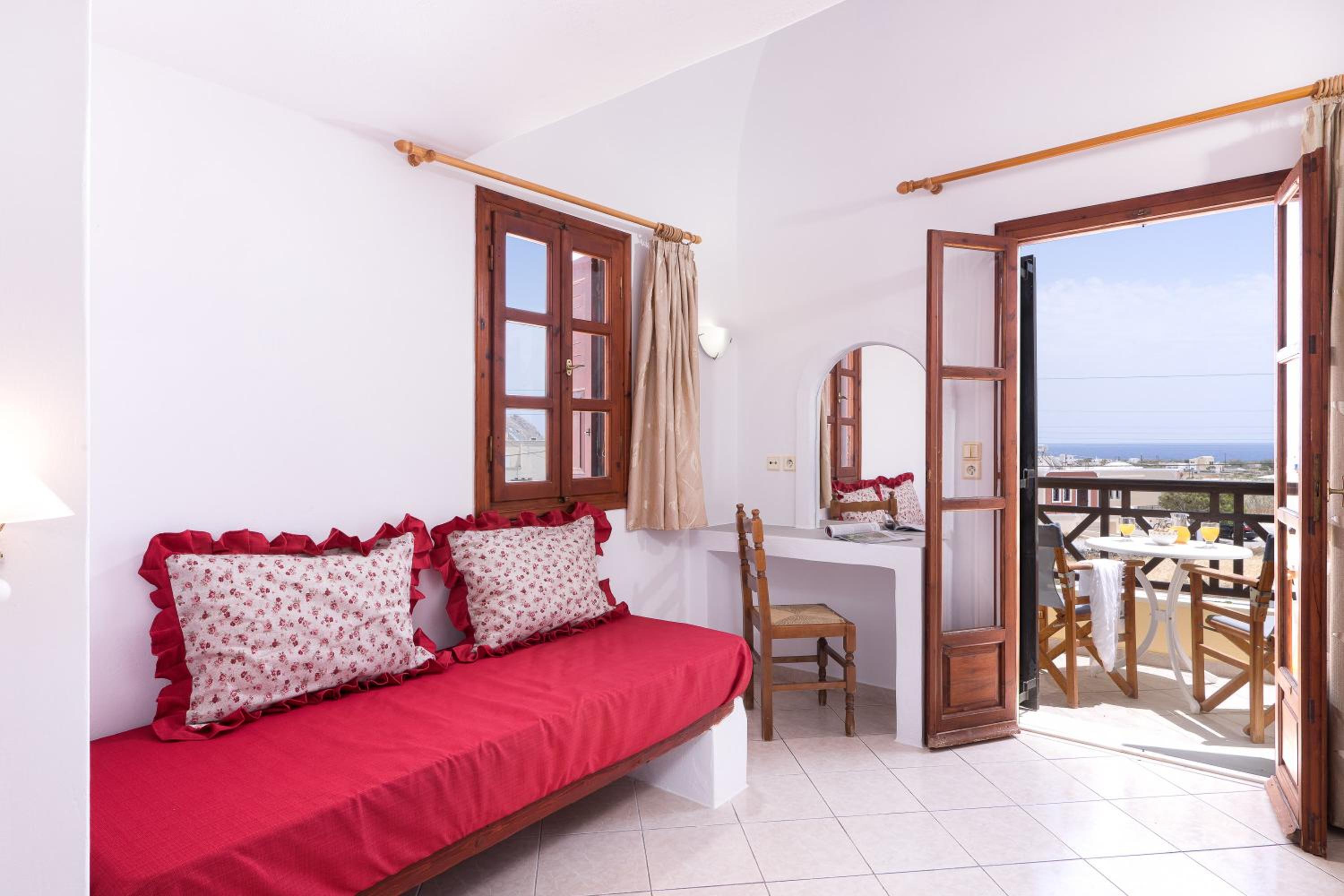 Apartment - Split Level with Partial Sea View - Photo 4