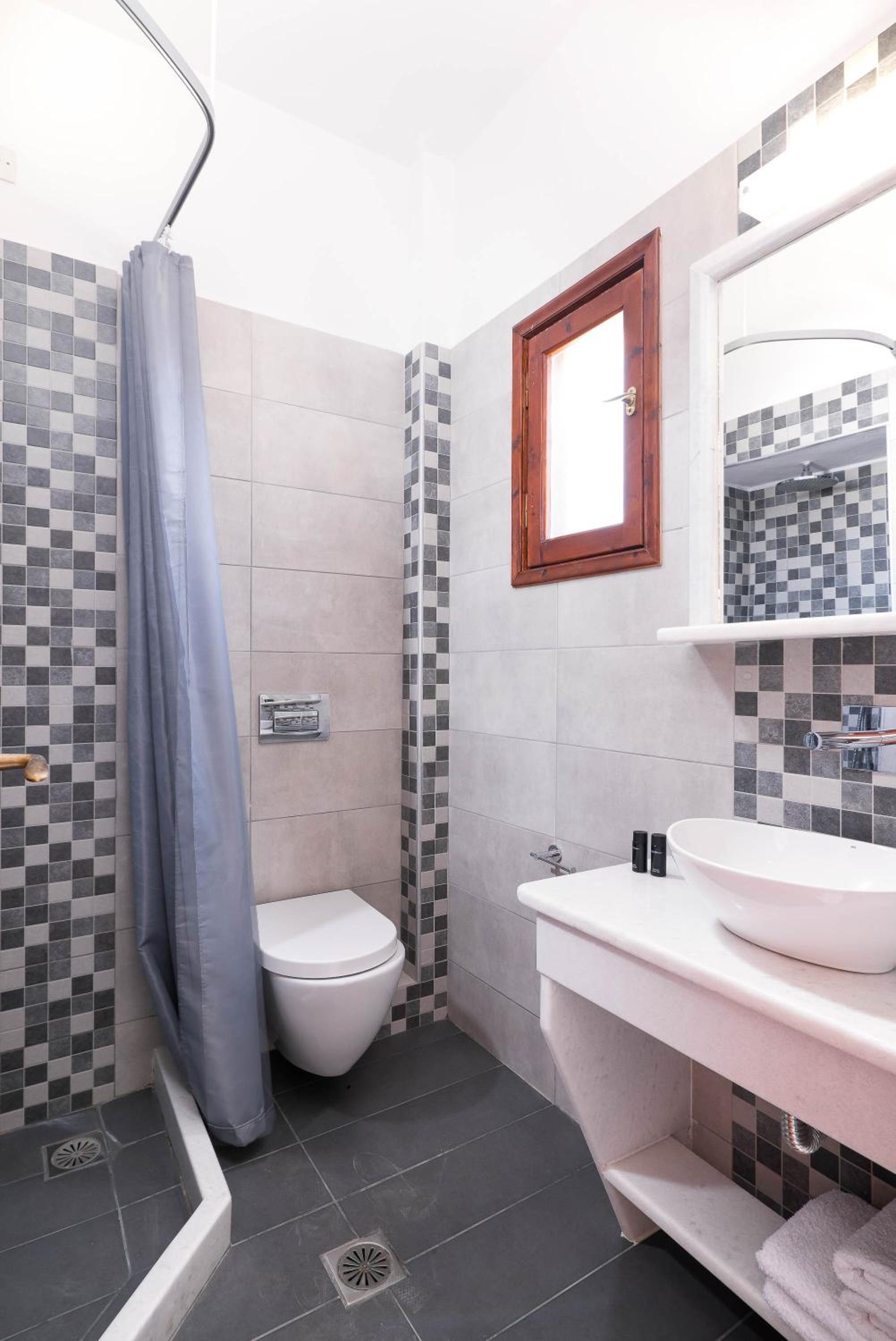 Superior Studio with Partial Sea View (2 adults) - Photo 9