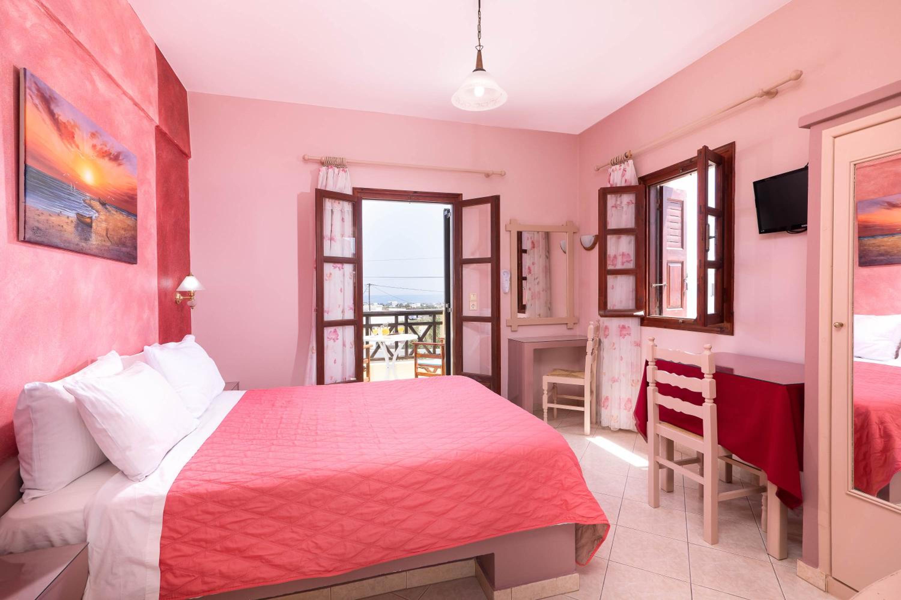 Superior Studio with Partial Sea View (2 adults) - Photo 11