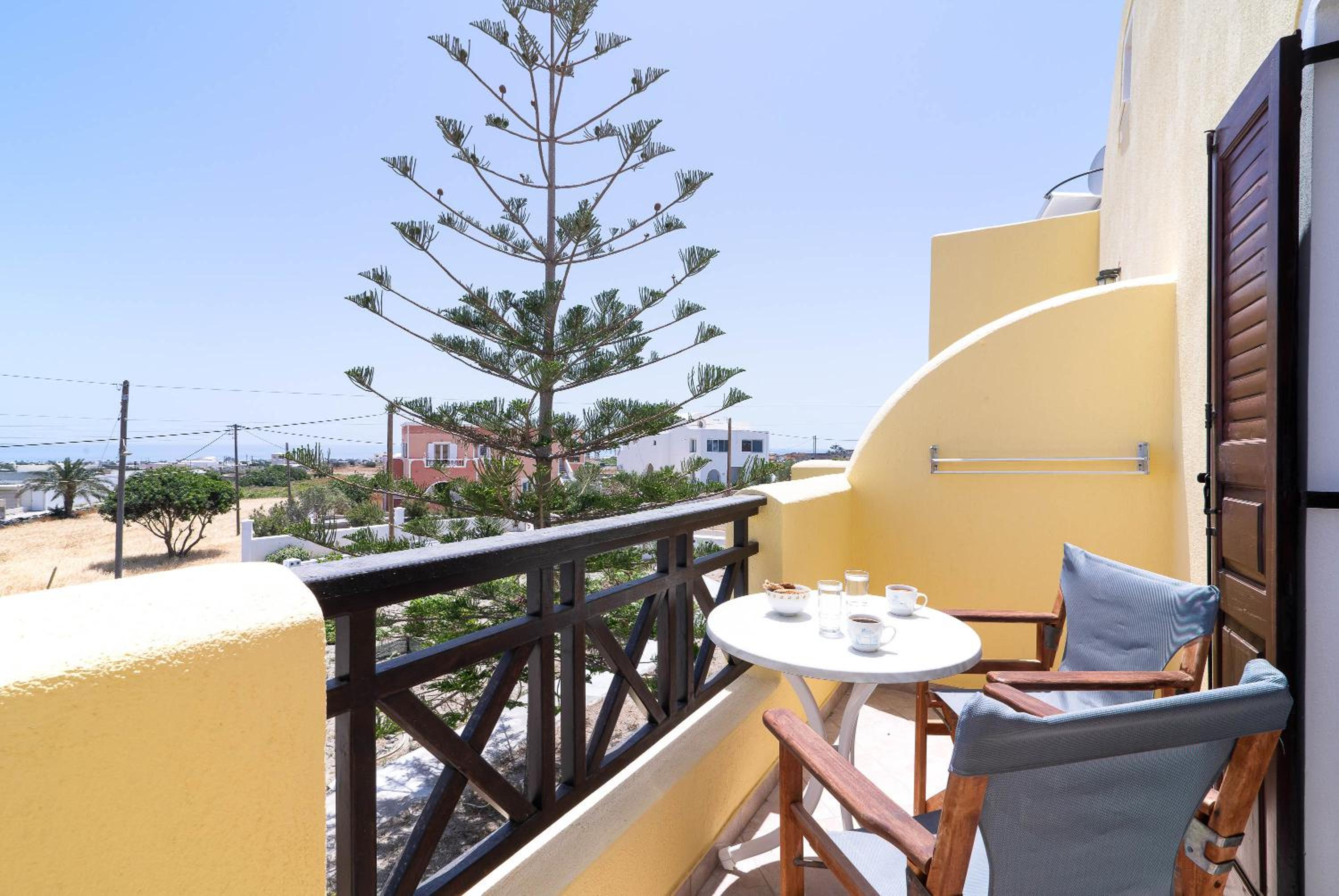 Superior Studio with Partial Sea View (2 adults) - Photo 10