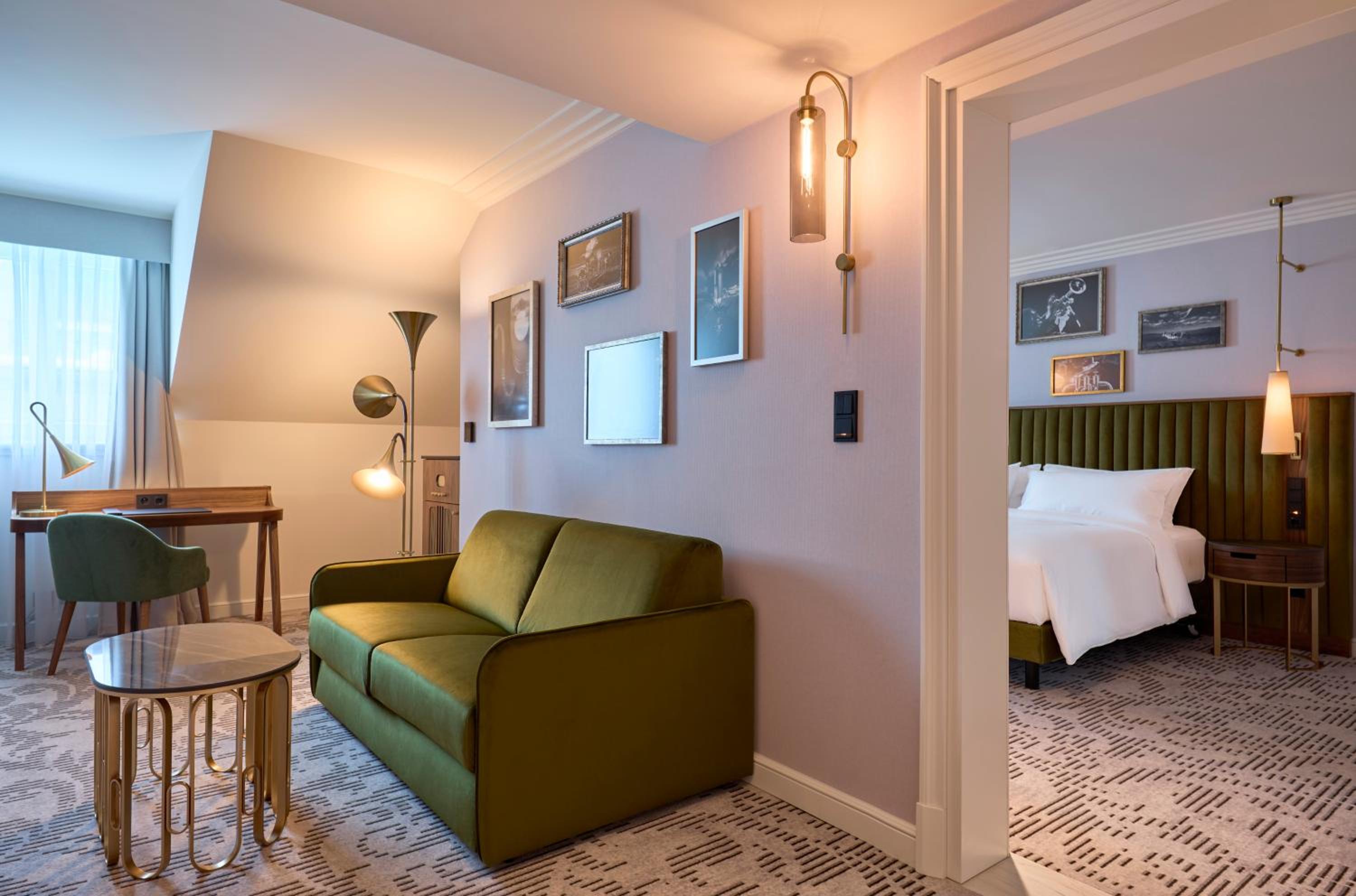 One-Bedroom King Suite - Photo 6