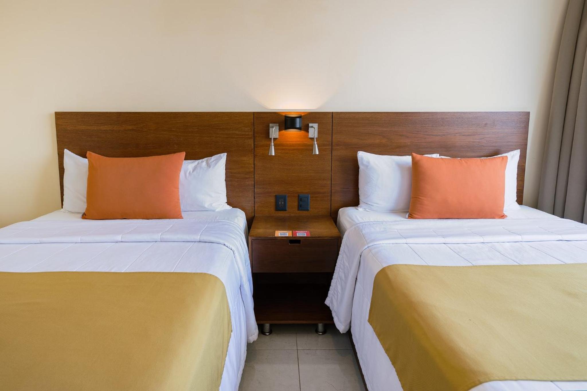 Superior Double Room thumbnail 6