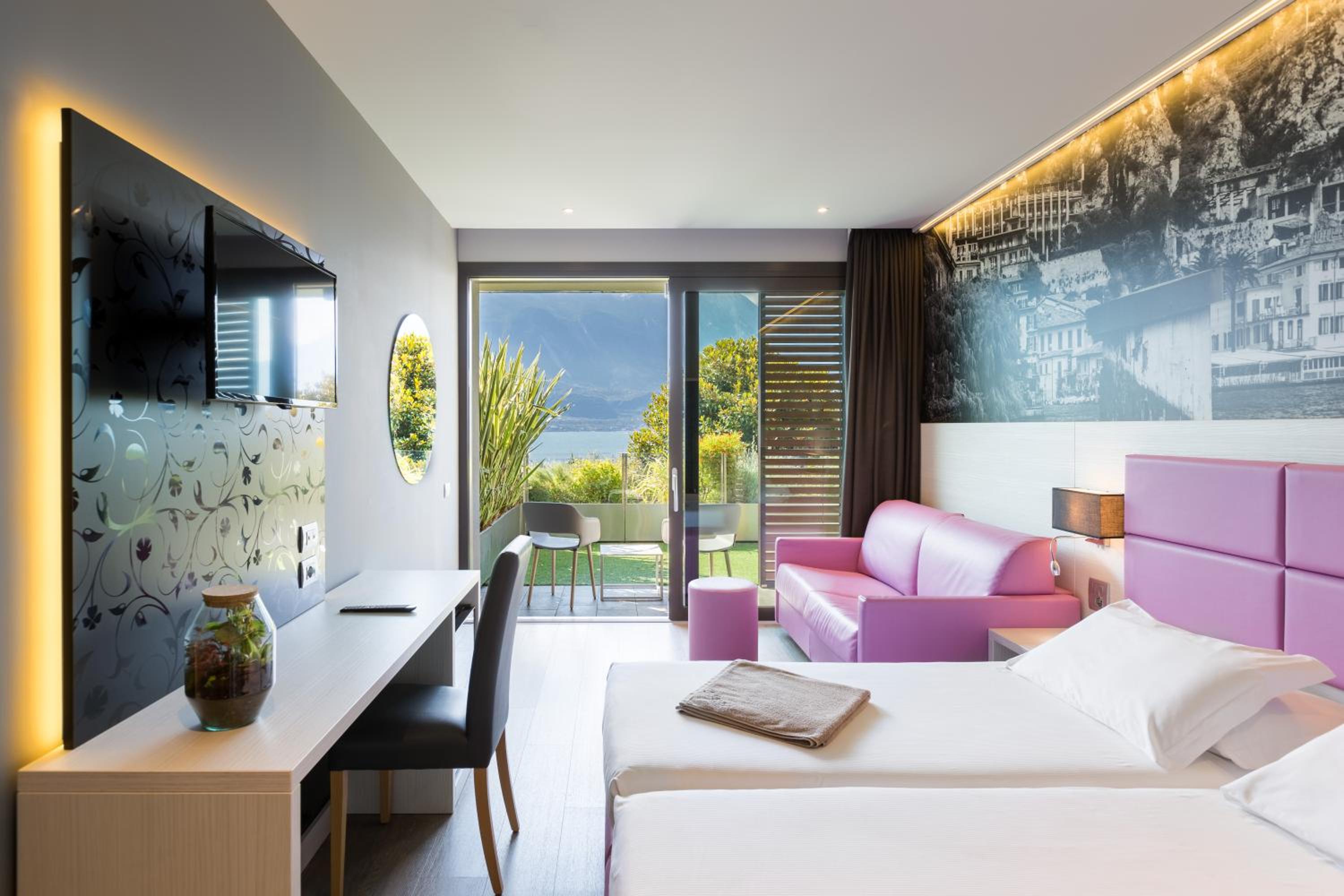 Suite with private and heated hydromassage pool