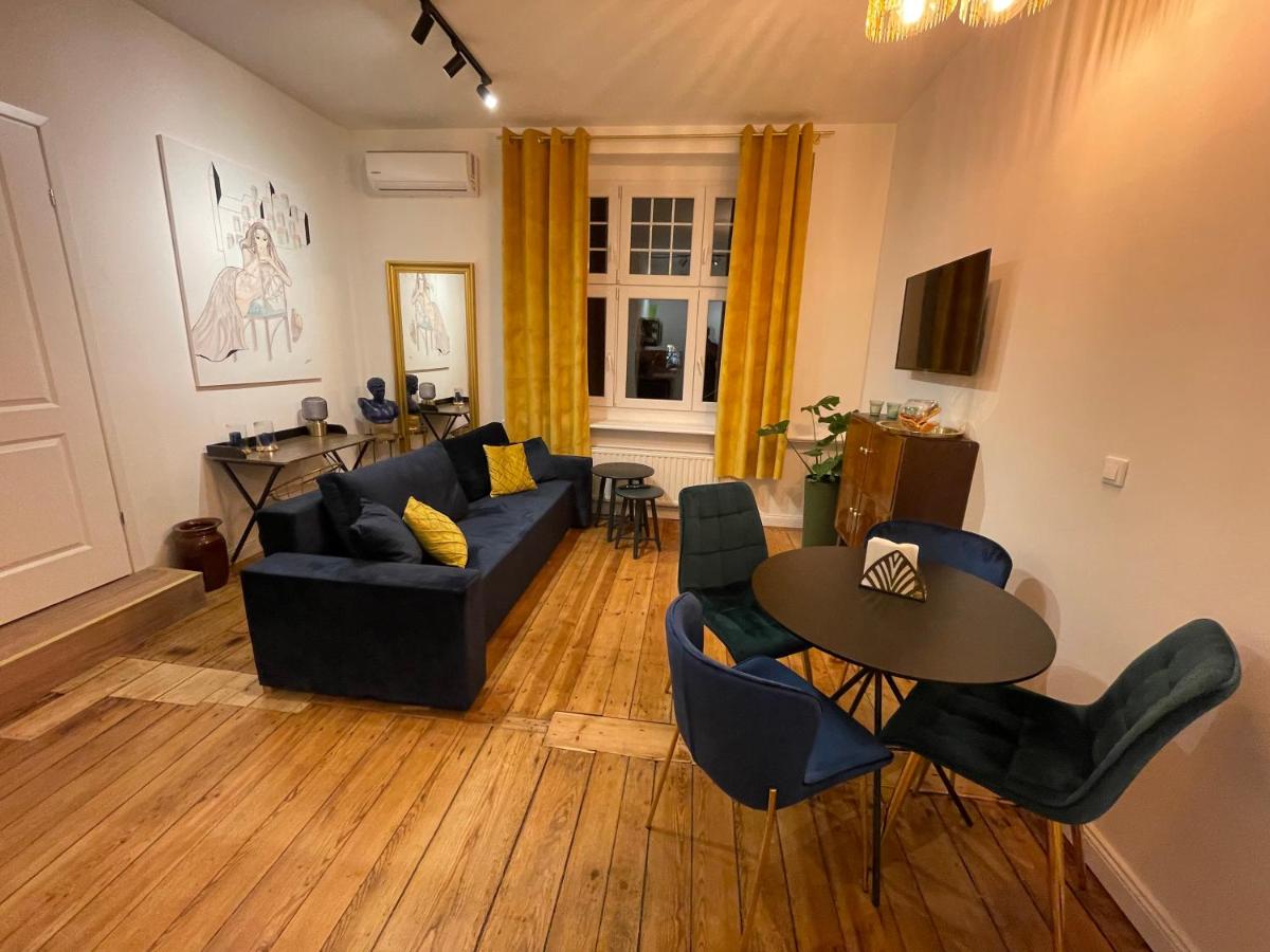 One-Bedroom Apartment - Photo 1
