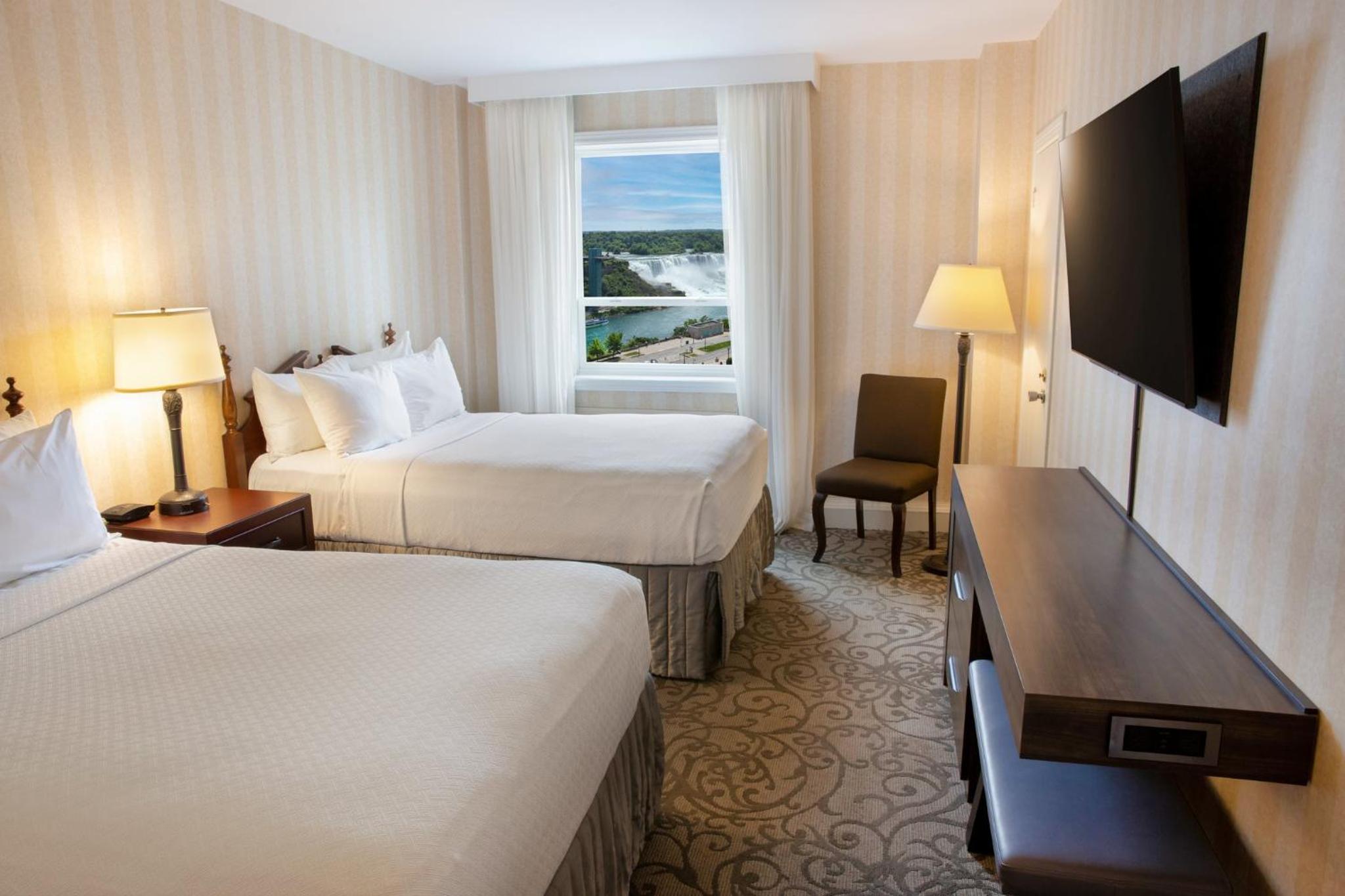 Falls View Room With Two Queen Beds - Photo 1