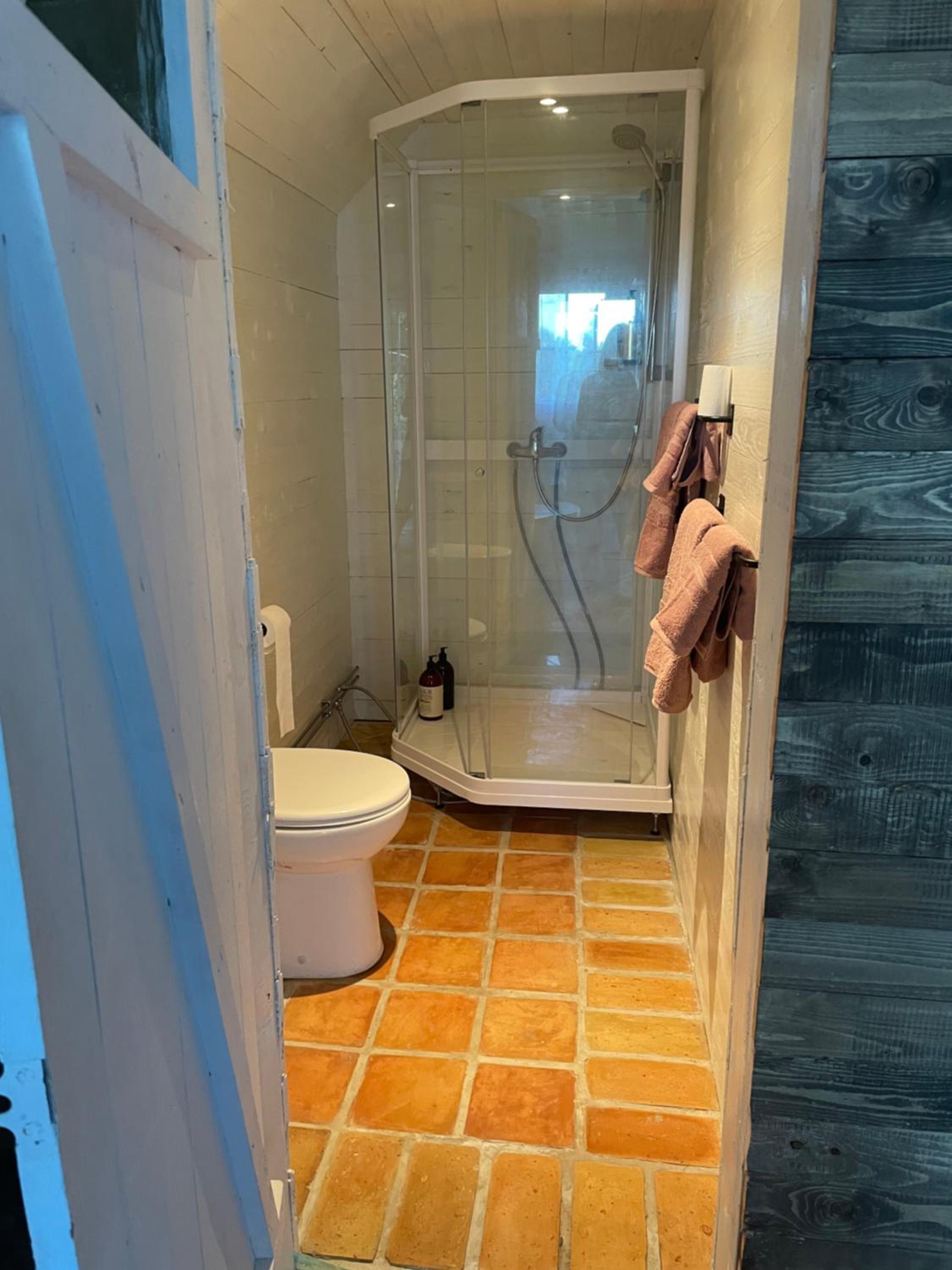 Double or Twin Room with Private Bathroom photo 3