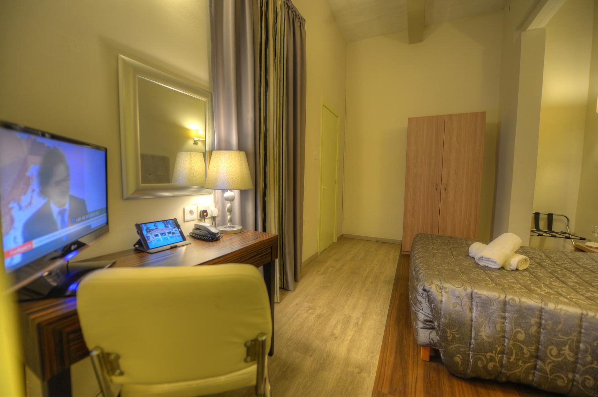 Economy Double or Twin Room - Photo 10