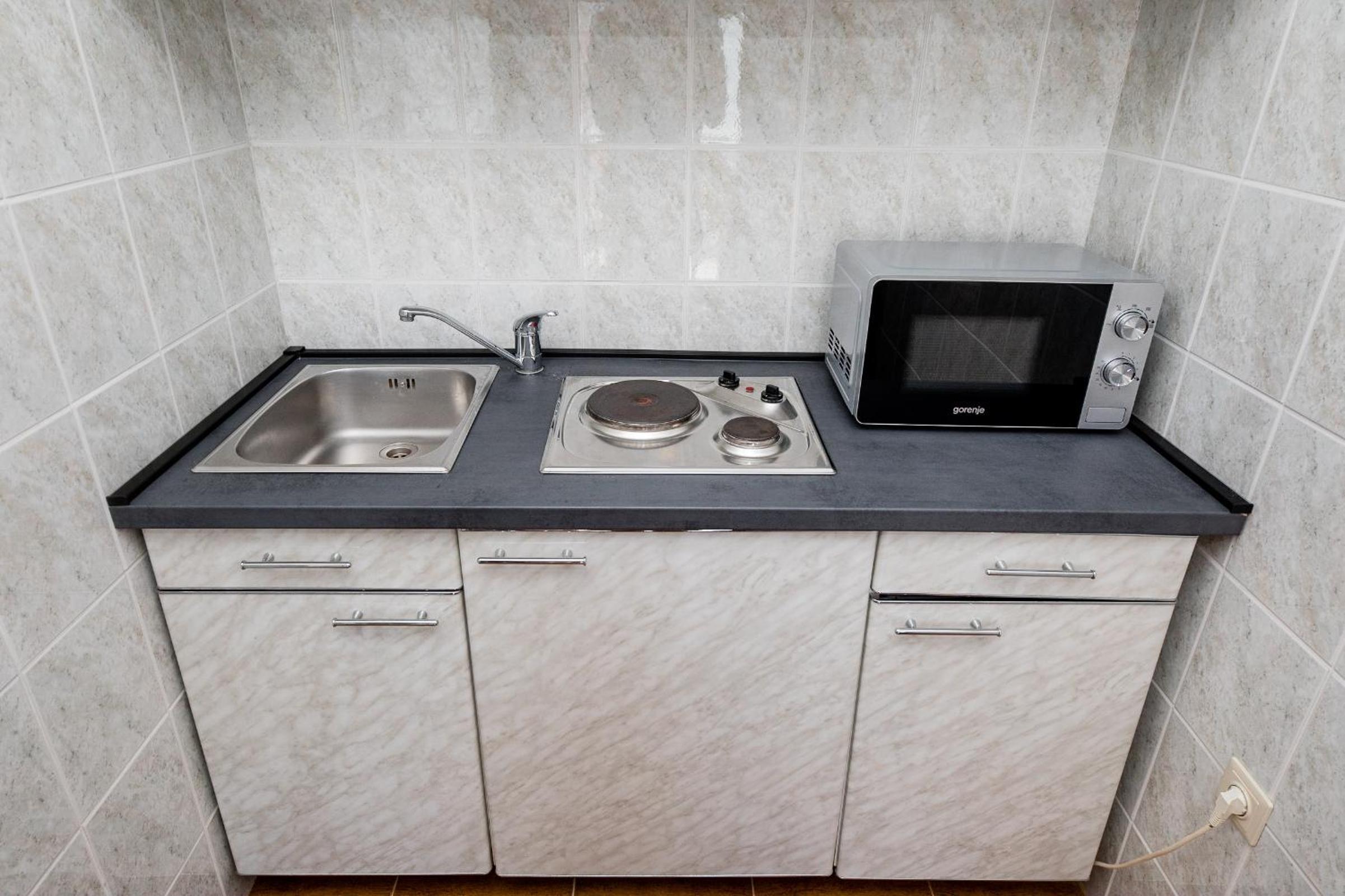 Studio Apartment - Photo 9