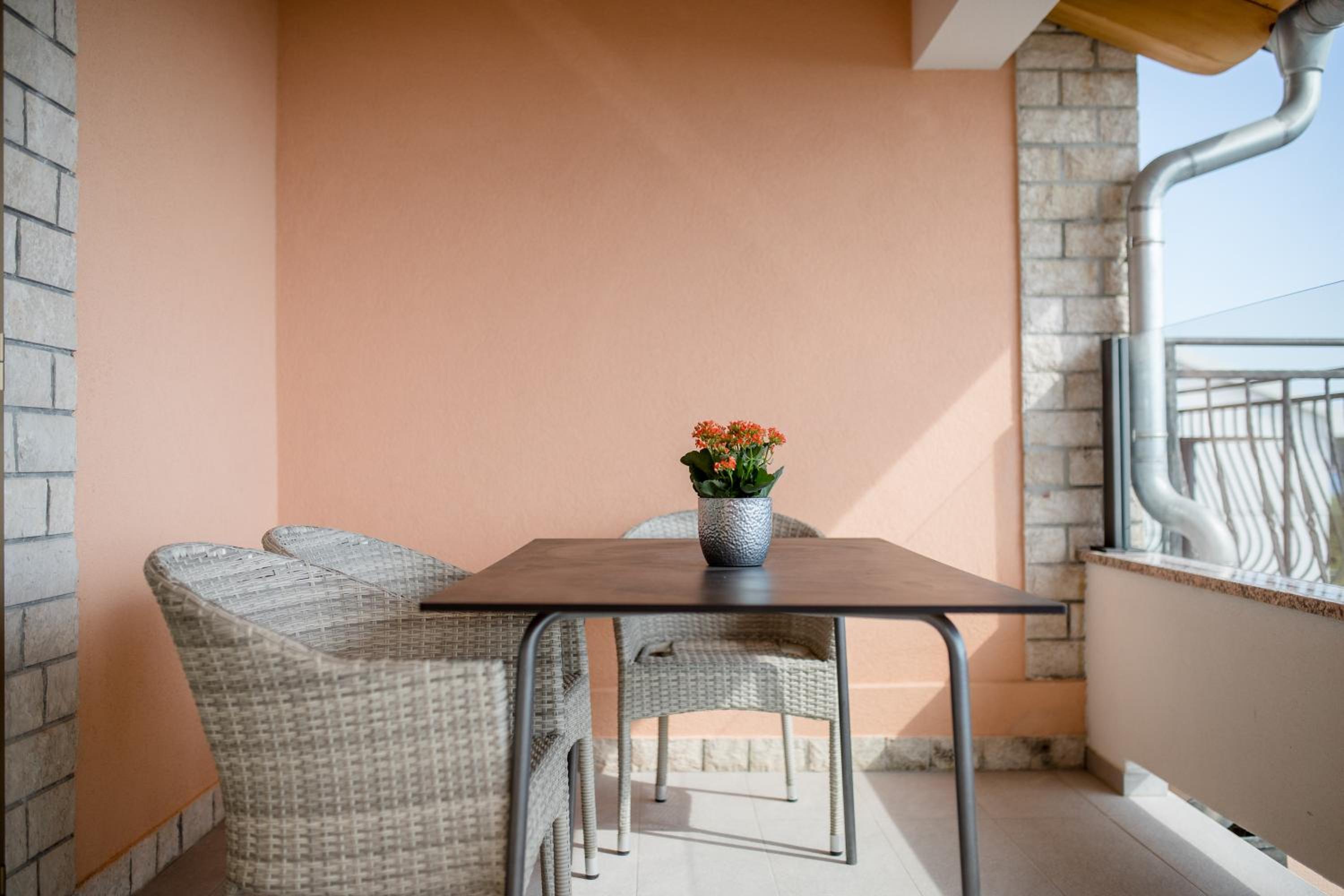 One-Bedroom Apartment - Photo 10