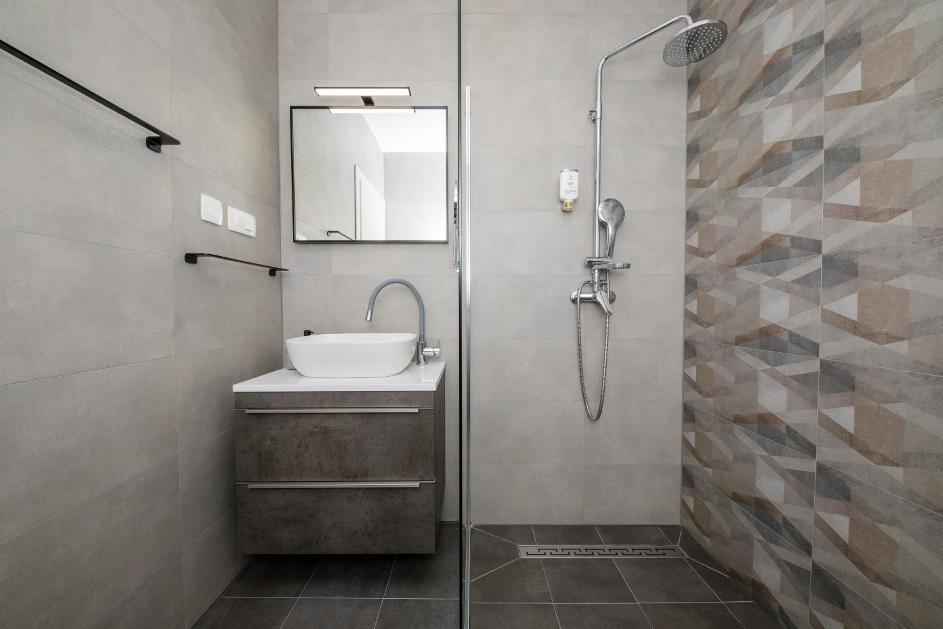 One-Bedroom Apartment - Photo 9