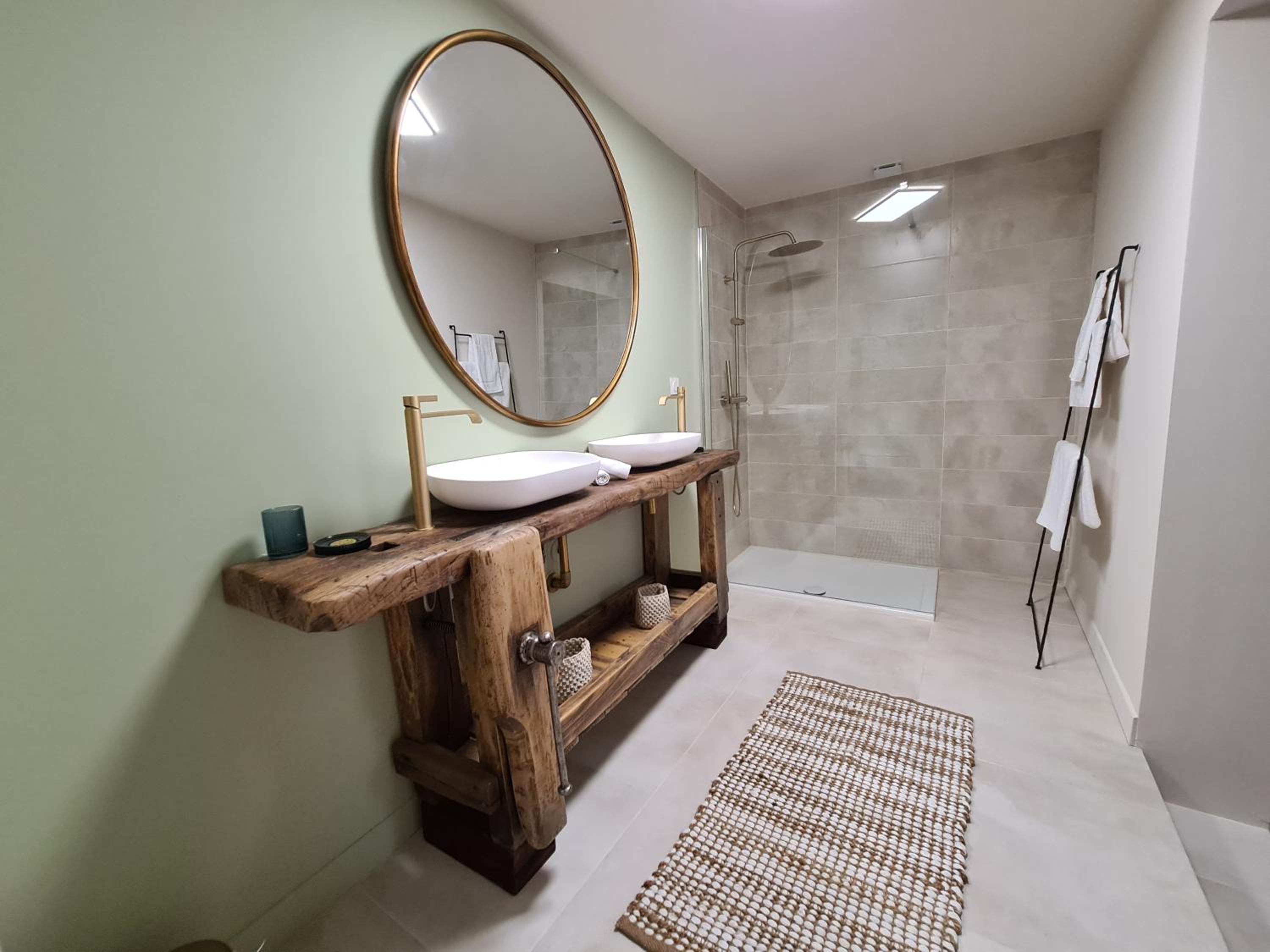 Superior King Suite - Photo 56