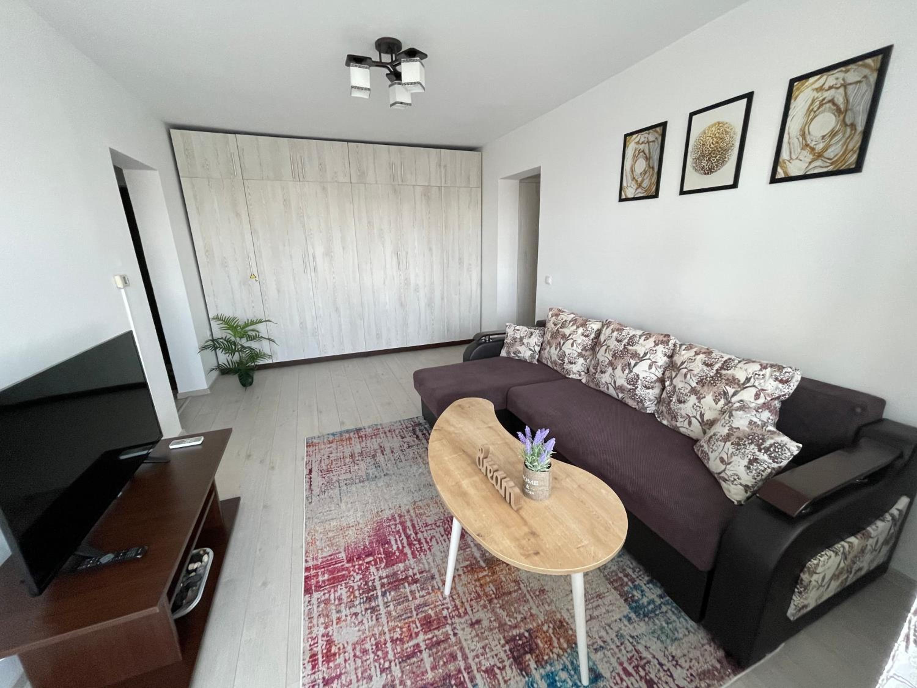 One-Bedroom Apartment - Photo 15