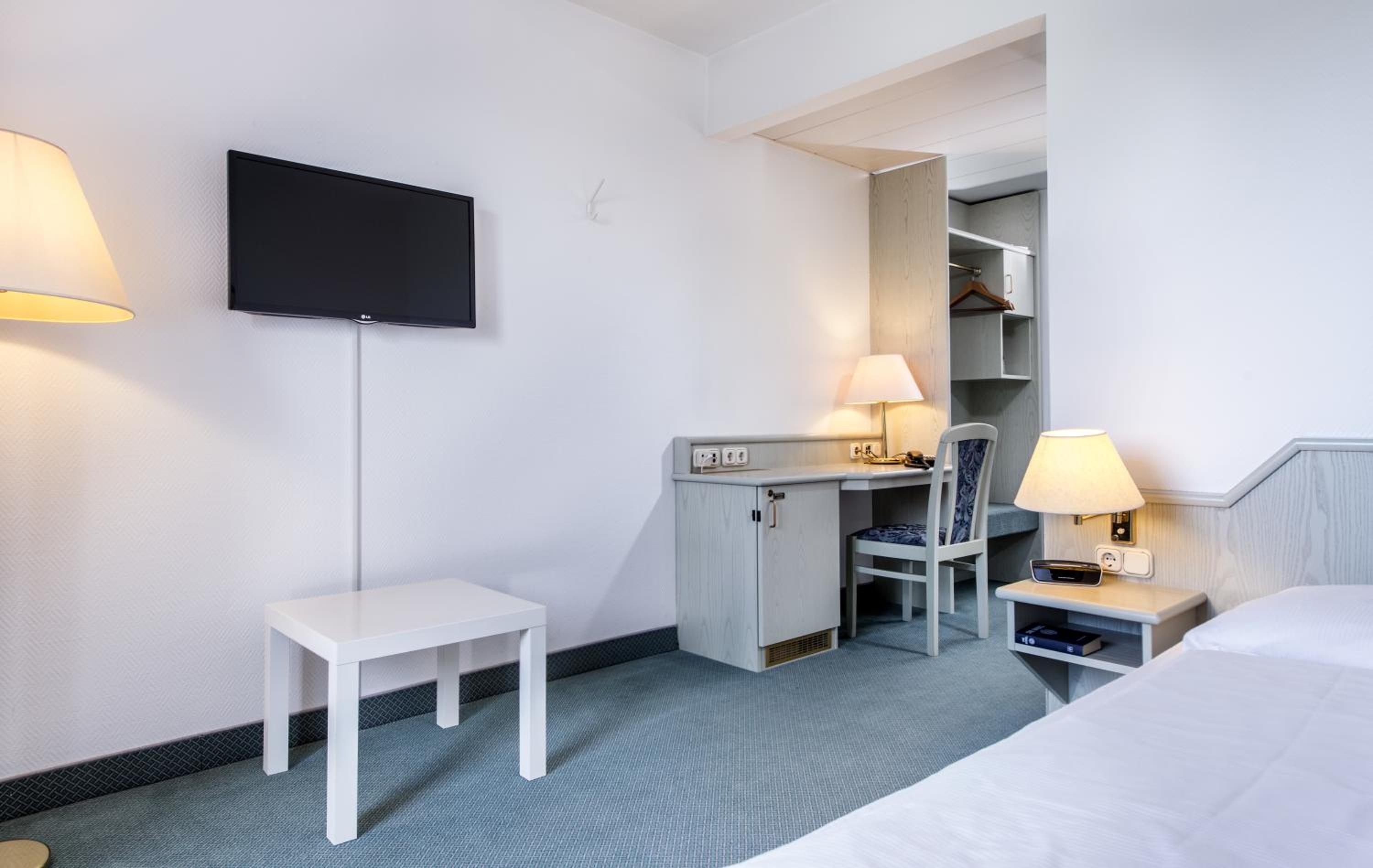 Standard Double or Twin Room photo 3