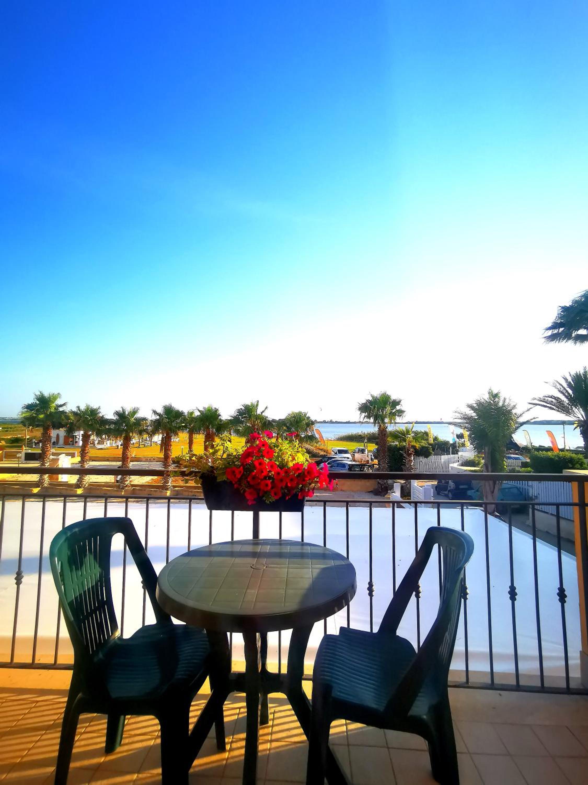 Superior Double or Twin Room with Sea View - Photo 3